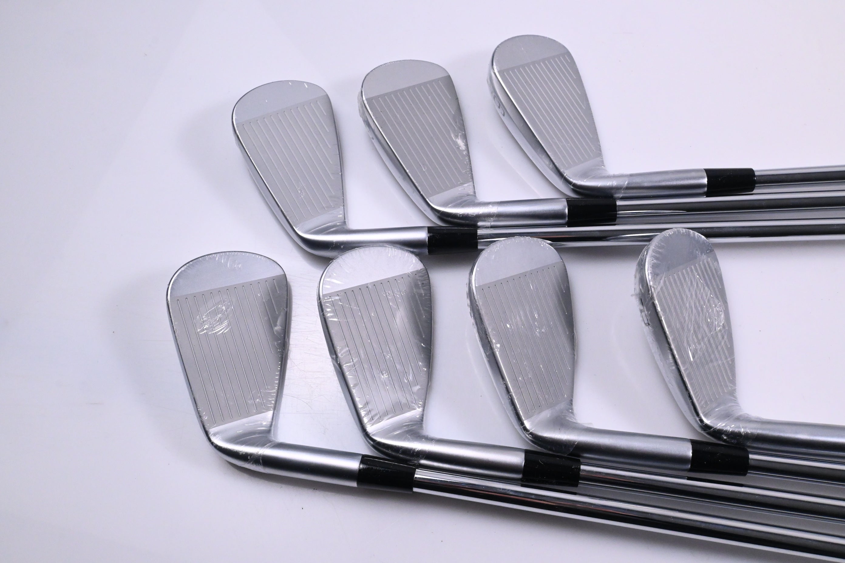 Mizuno JPX 925 Forged Irons / 4-PW / Stiff Flex Dynamic Gold S300 Shafts