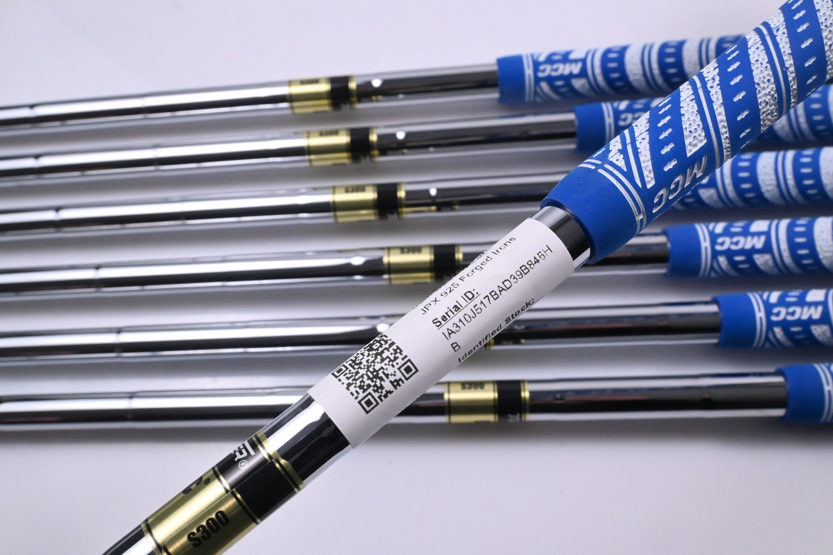 Mizuno JPX 925 Forged Irons / 4-PW / Stiff Flex Dynamic Gold S300 Shafts