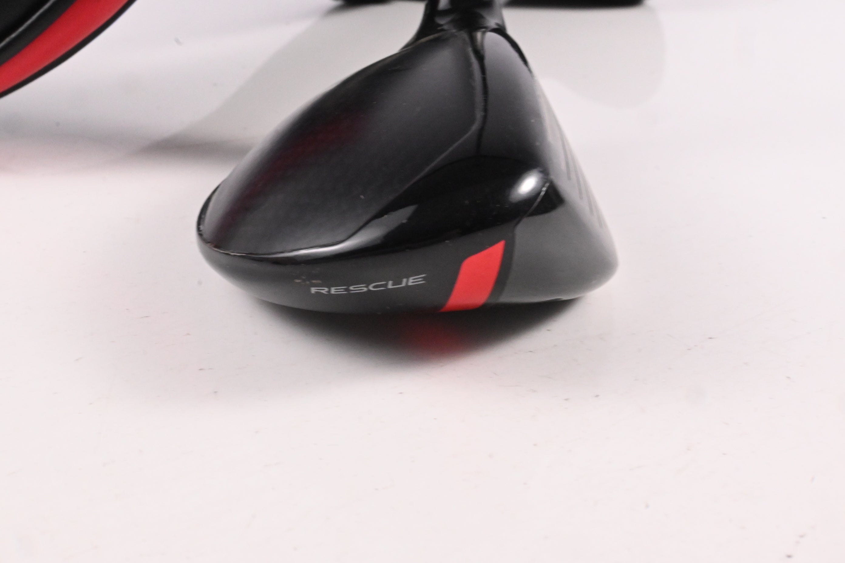 Taylormade Stealth #6 Hybrid / 28 Degree / Regular Flex Fujikura Ventus Red 6