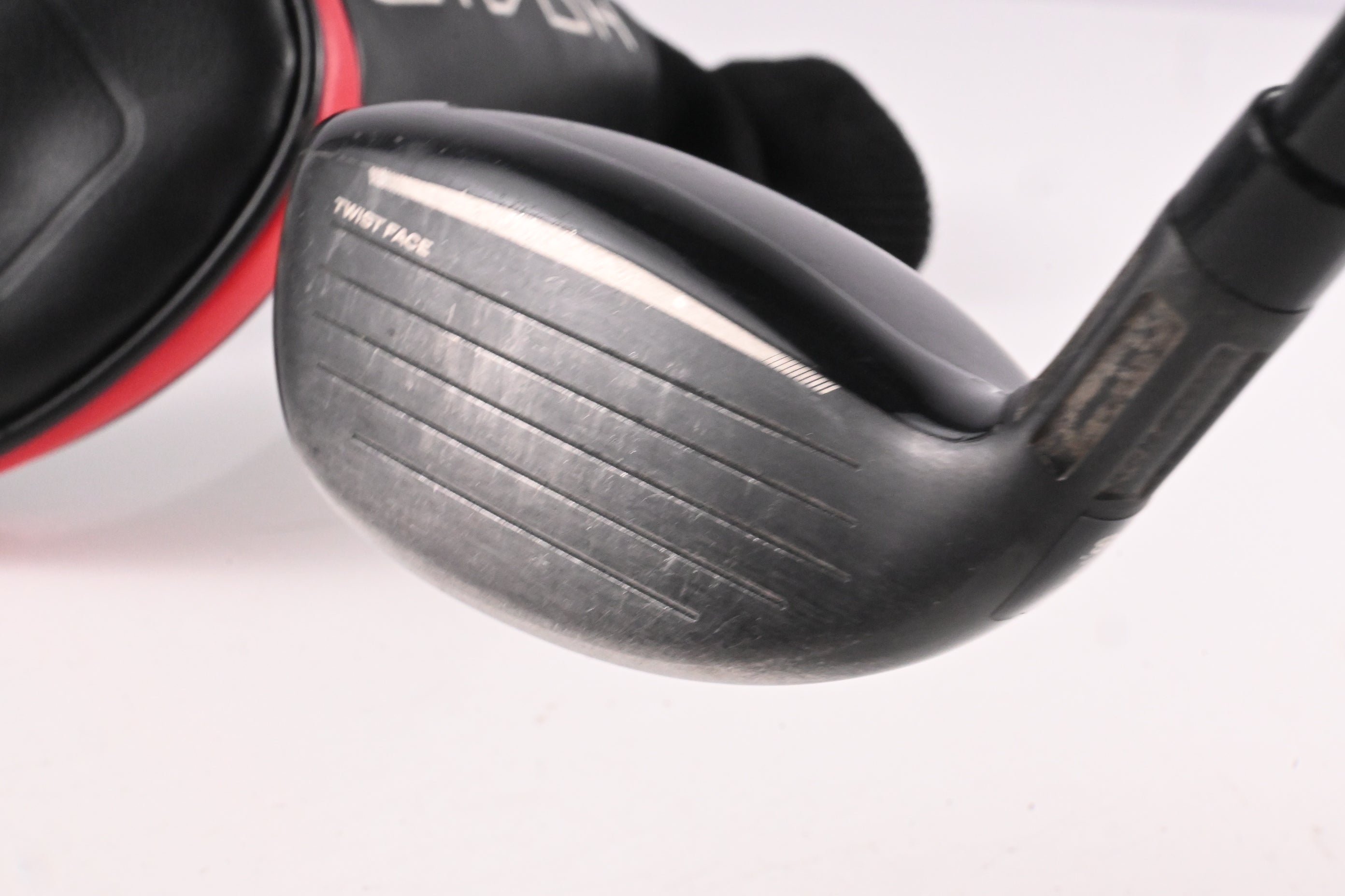 Taylormade Stealth #6 Hybrid / 28 Degree / Regular Flex Fujikura Ventus Red 6