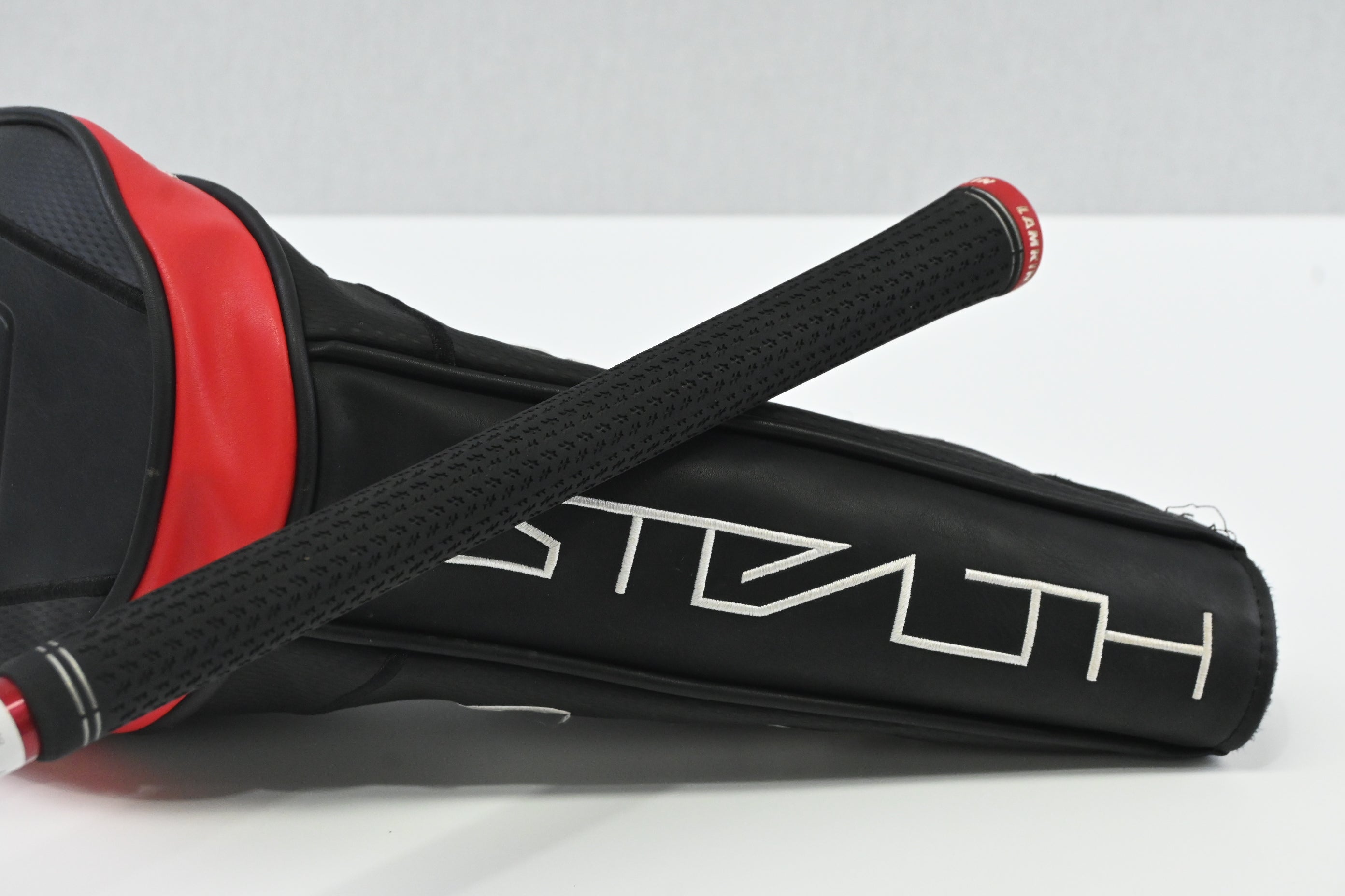 Taylormade Stealth Driver / 10.5 Degree / Regular Flex Aldila Ascent Red 60