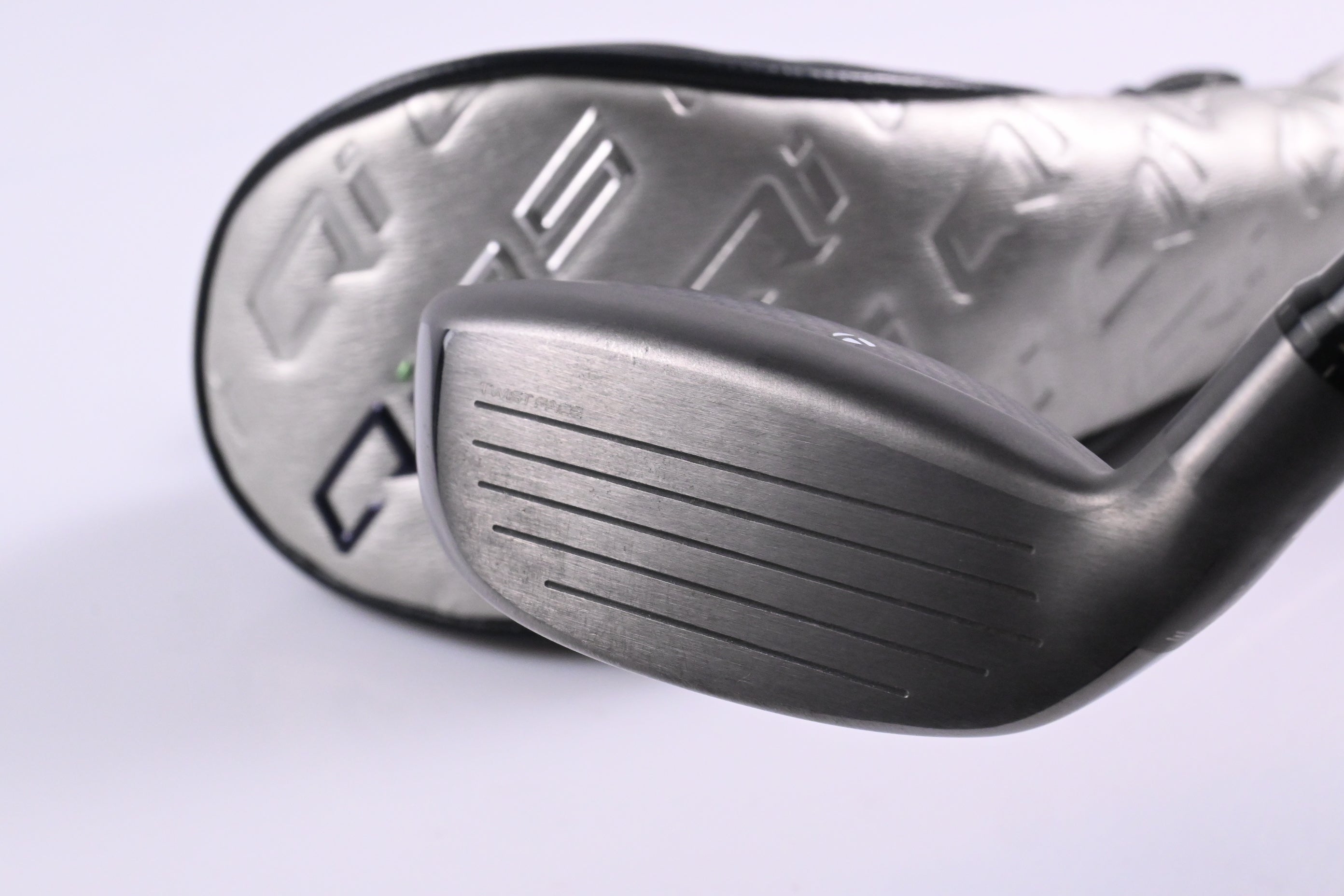 Taylormade Qi35 #2 Hybrid / 17 Degree / X-Flex Tensei AV Limited 85 Shaft