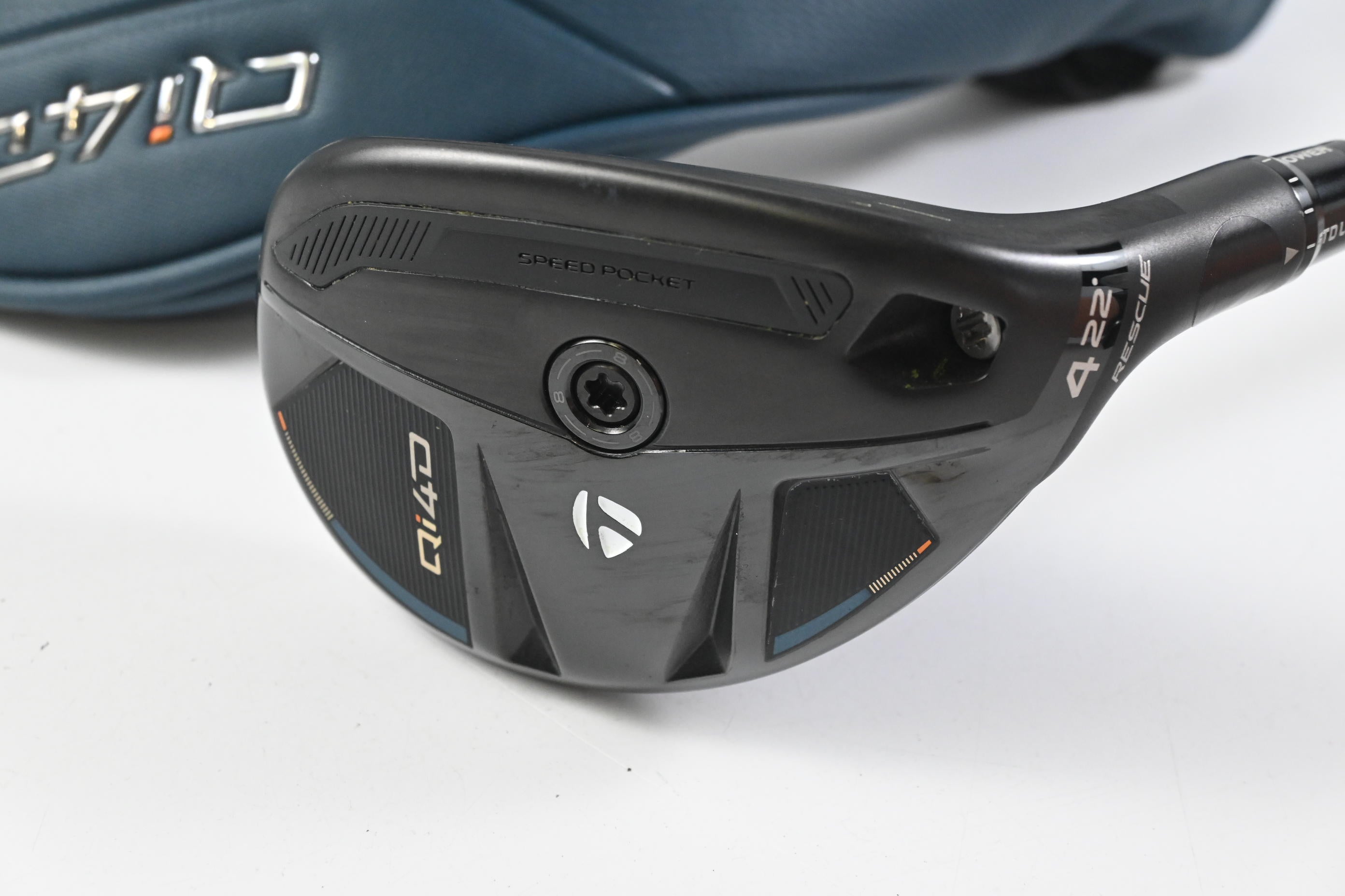 Taylormade Qi4D #4 Hybrid / 22 Degree / Regular Flex Reax 65 Shaft