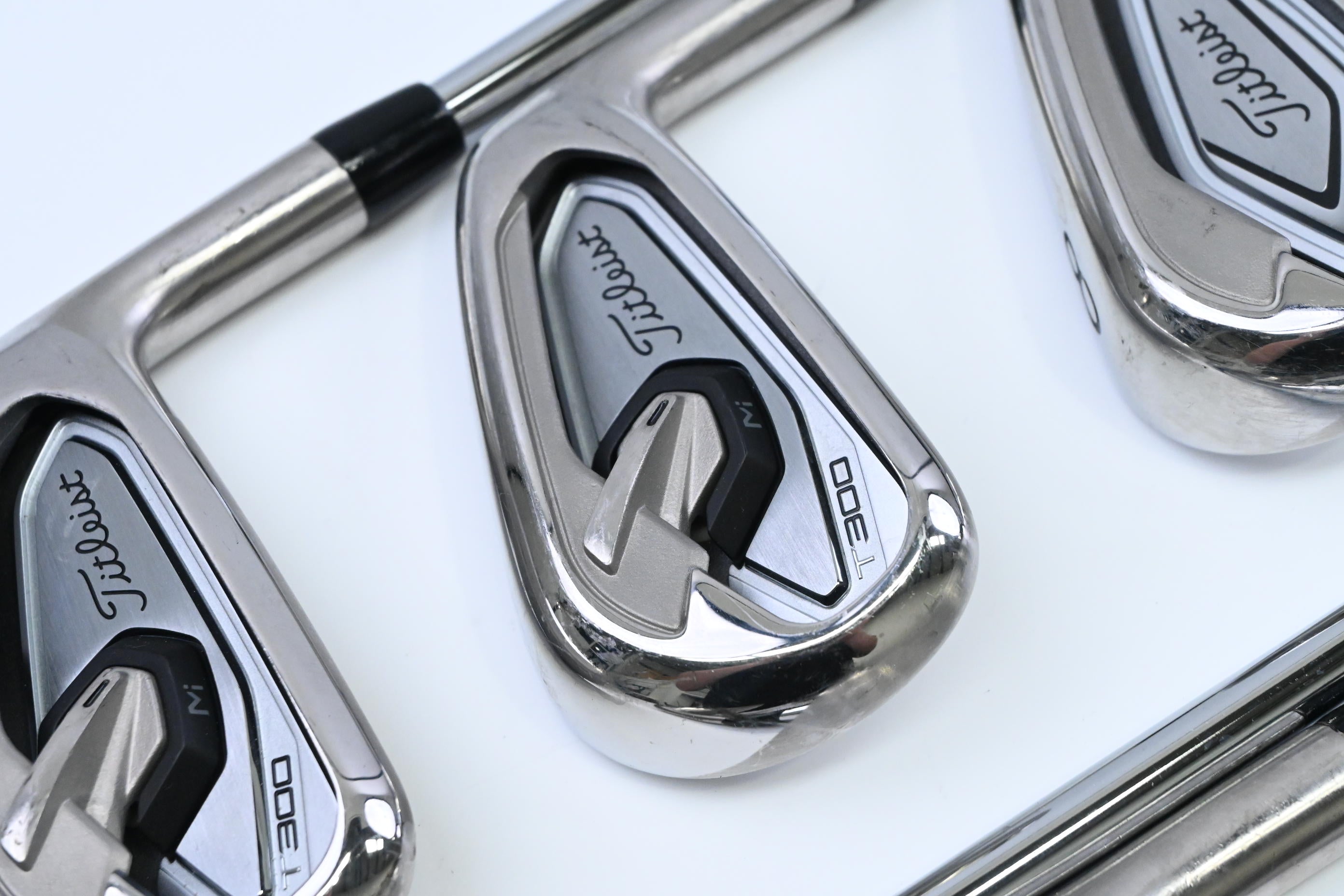 Titleist T300 2019 Irons / 6-PW+48° / Regular Flex AMT Red R300 Shafts