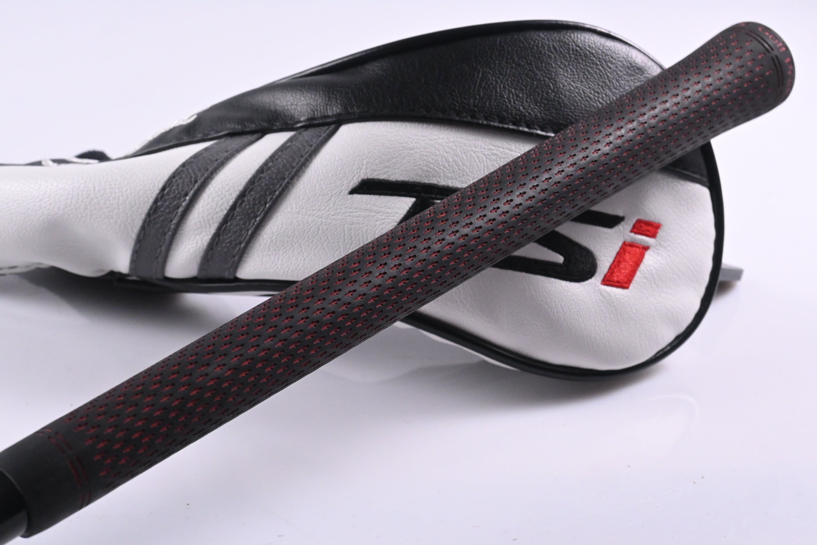 Titleist TS2 #3 Hybrid / 23 Degree / Regular Flex Kuro Kage 60 Shaft