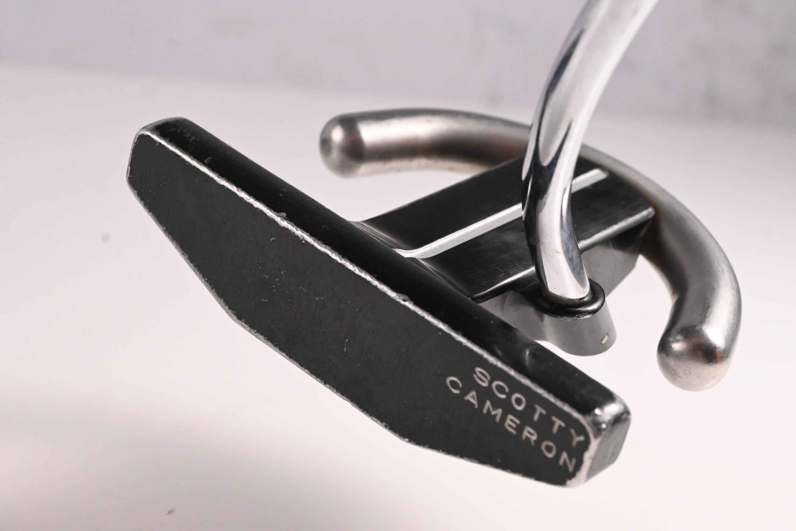 Scotty Cameron Futura Putter / 34 Inch