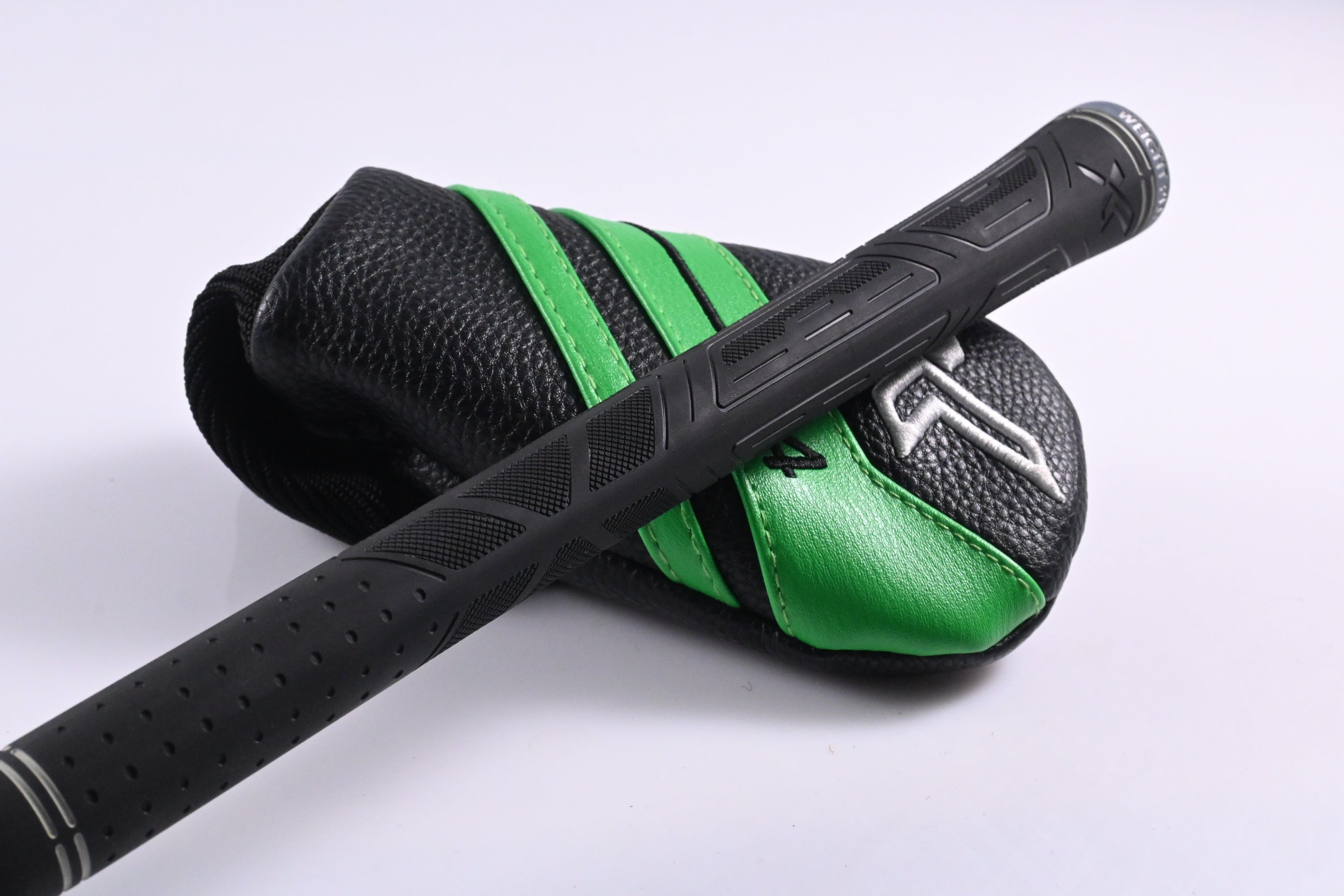 XXIO X 2022 #4 Hybrid / 20 Degree / Regular Flex Diamana ZX 50 Shaft