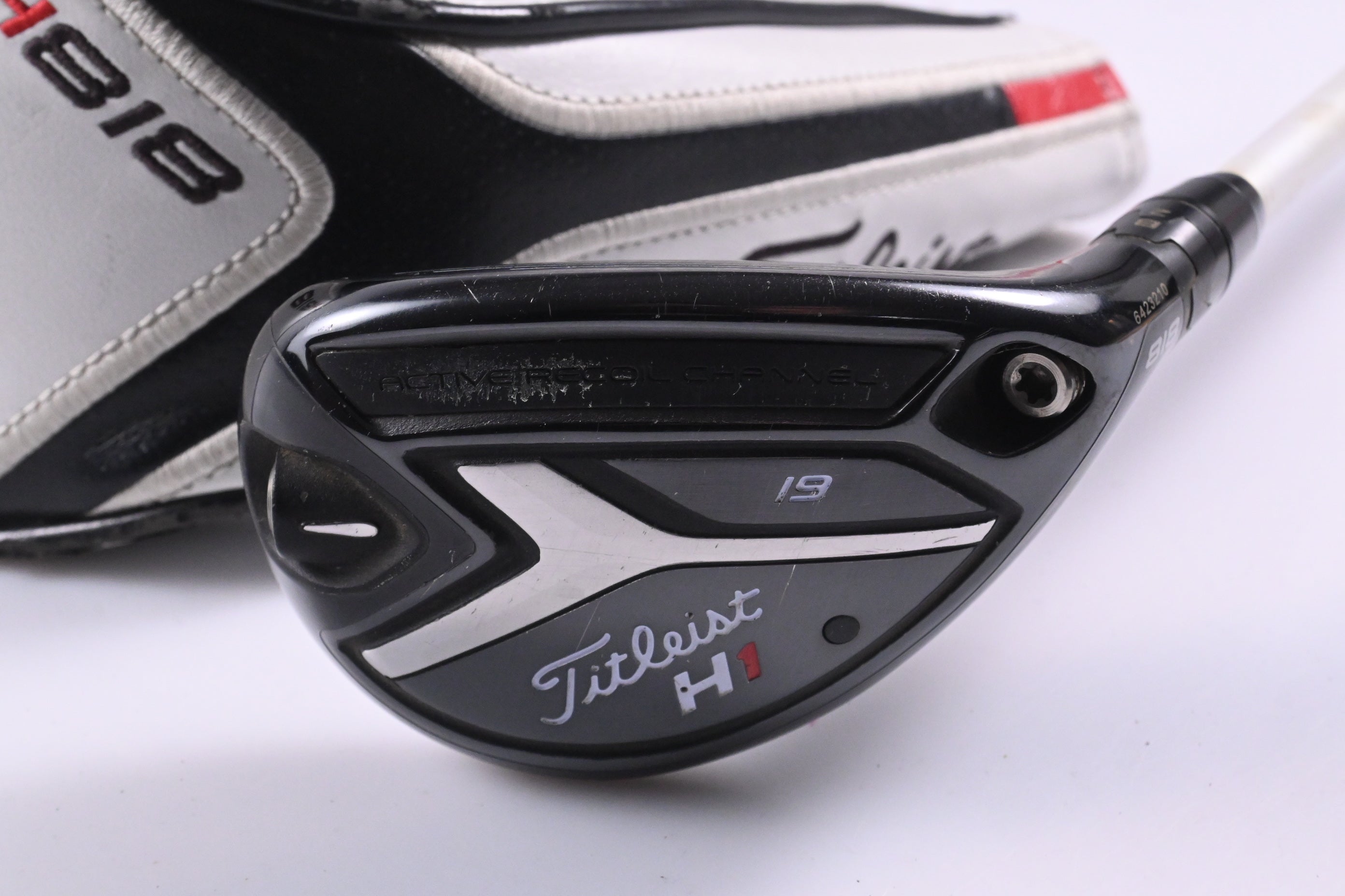 Titleist 818 H1 #3 Hybrid / 19 Degree / Stiff Flex Fujikura Motore Speeder HB8.8