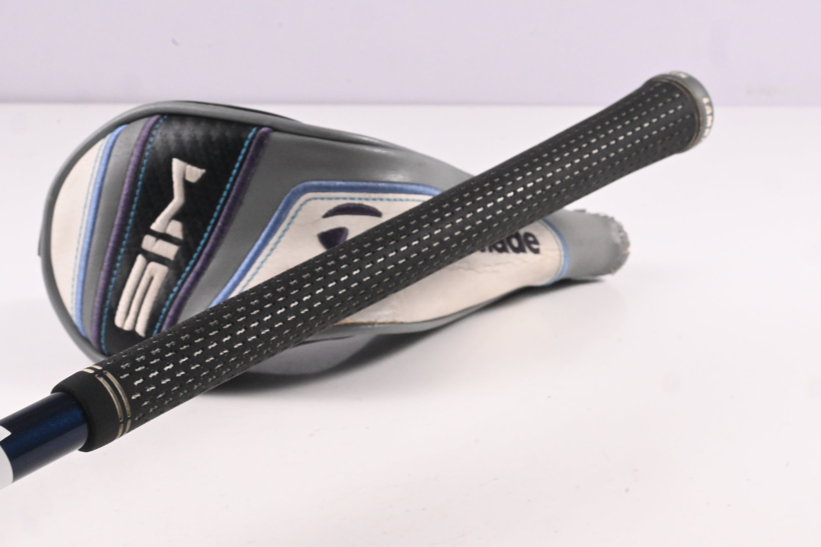 Taylormade SIM Max #4 Hybrid / 22 Degree / Stiff Flex Fujikura Ventus Blue 7