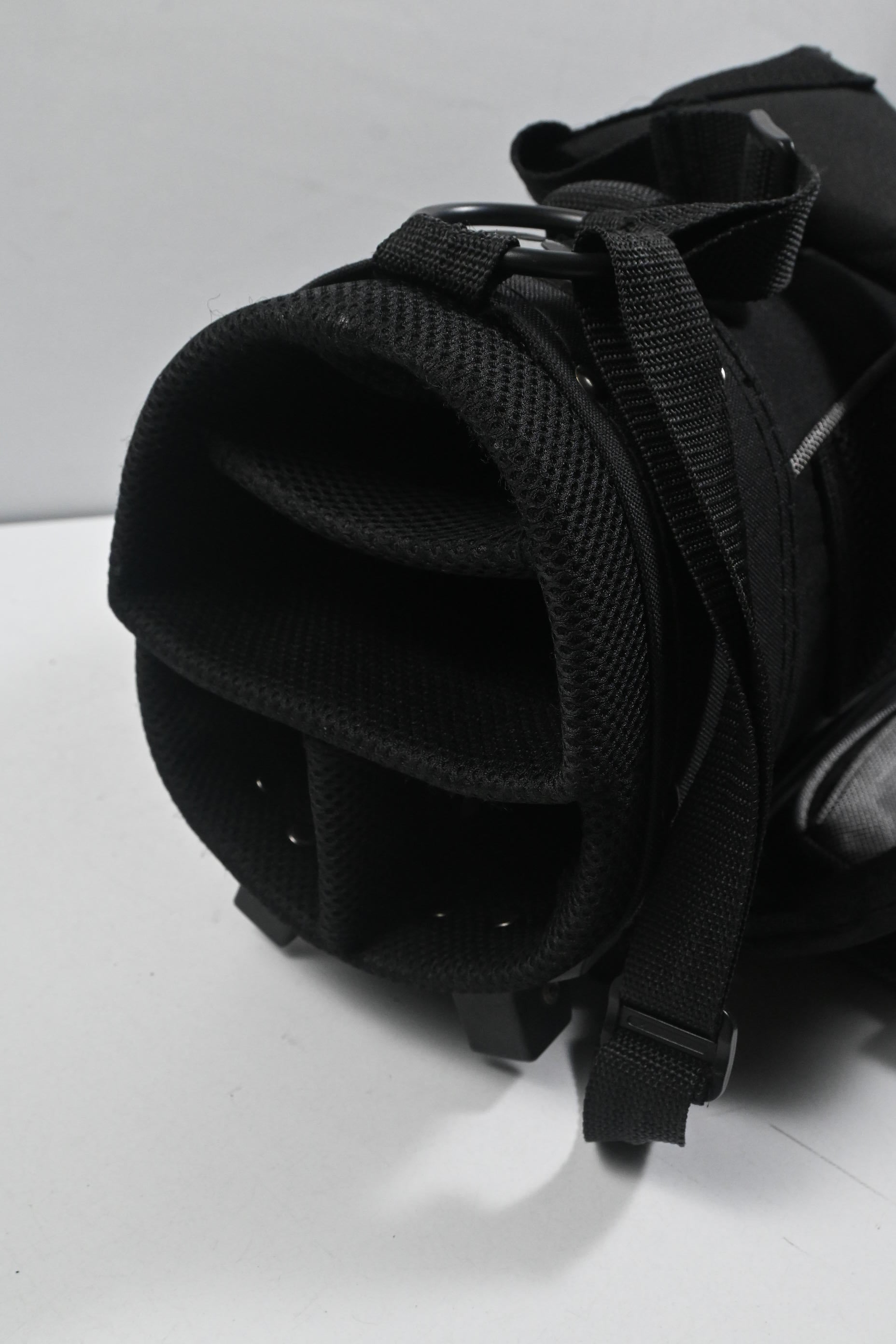 Ogre Stand Bag / 4-Way Divider / Black & Grey