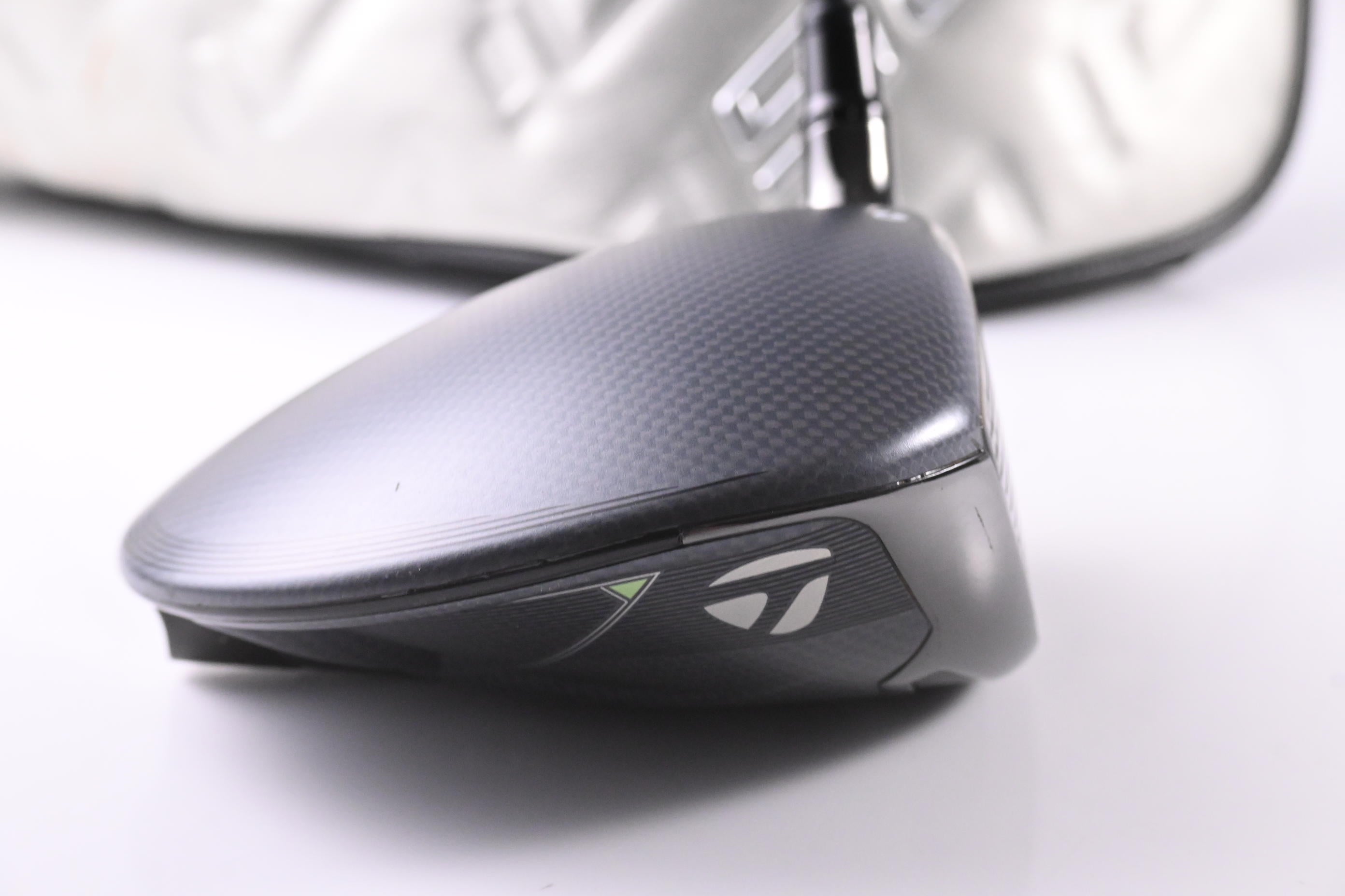 Taylormade Qi35 Driver / 9 Degree / Stiff Flex Kai'li White Darkwaves 60 Shaft