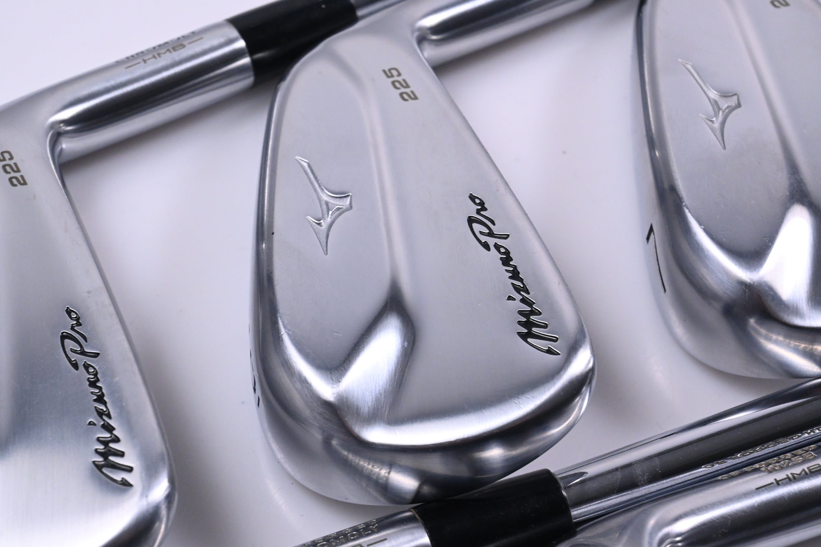 Mizuno Pro 225 Irons / 5-PW / Stiff Flex Dynamic Gold 105 S300 Shafts