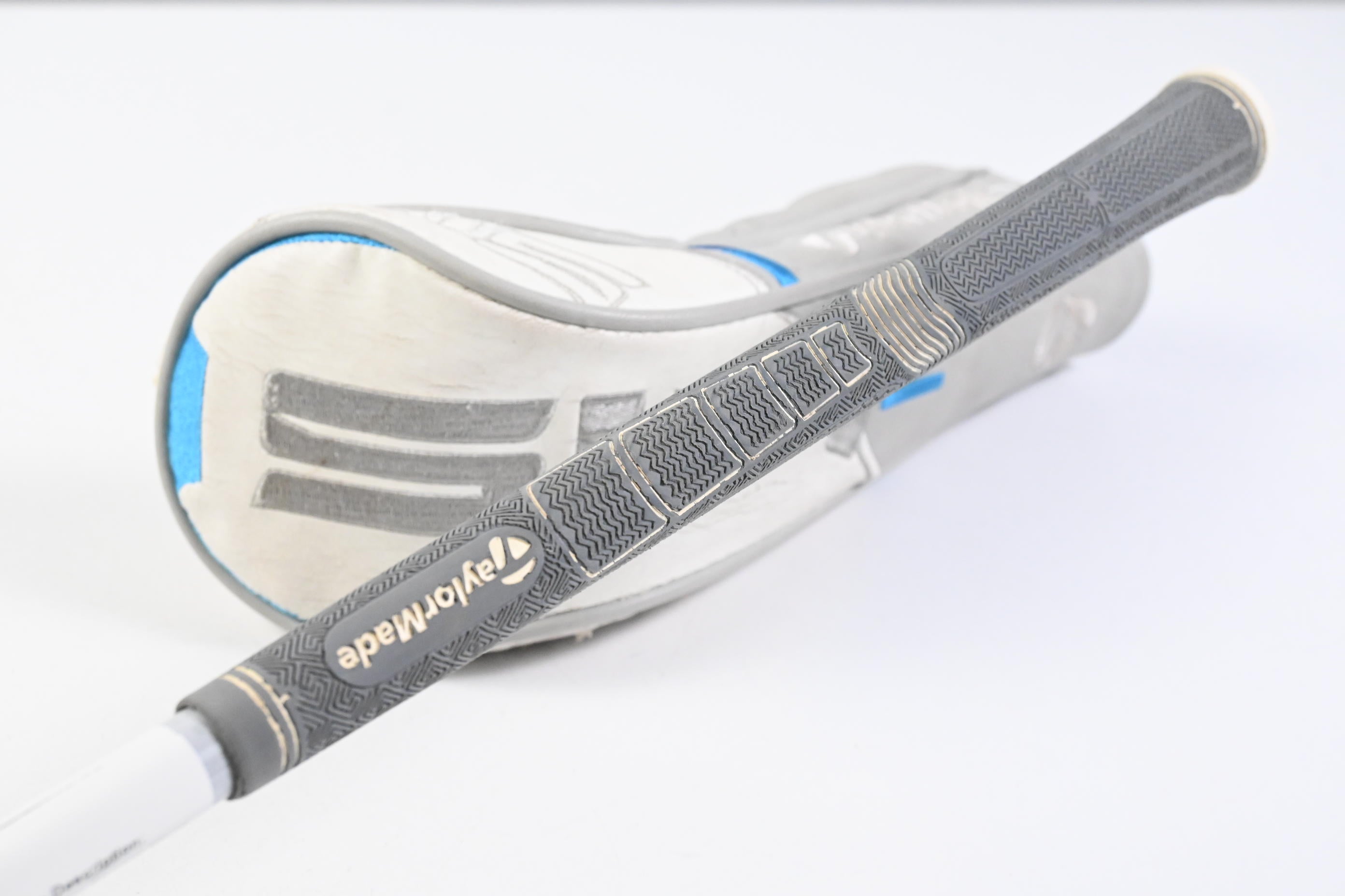 Ladies Taylormade SIM2 Max #5 Wood / 18 Degree / Ladies Flex Aldila NV 45