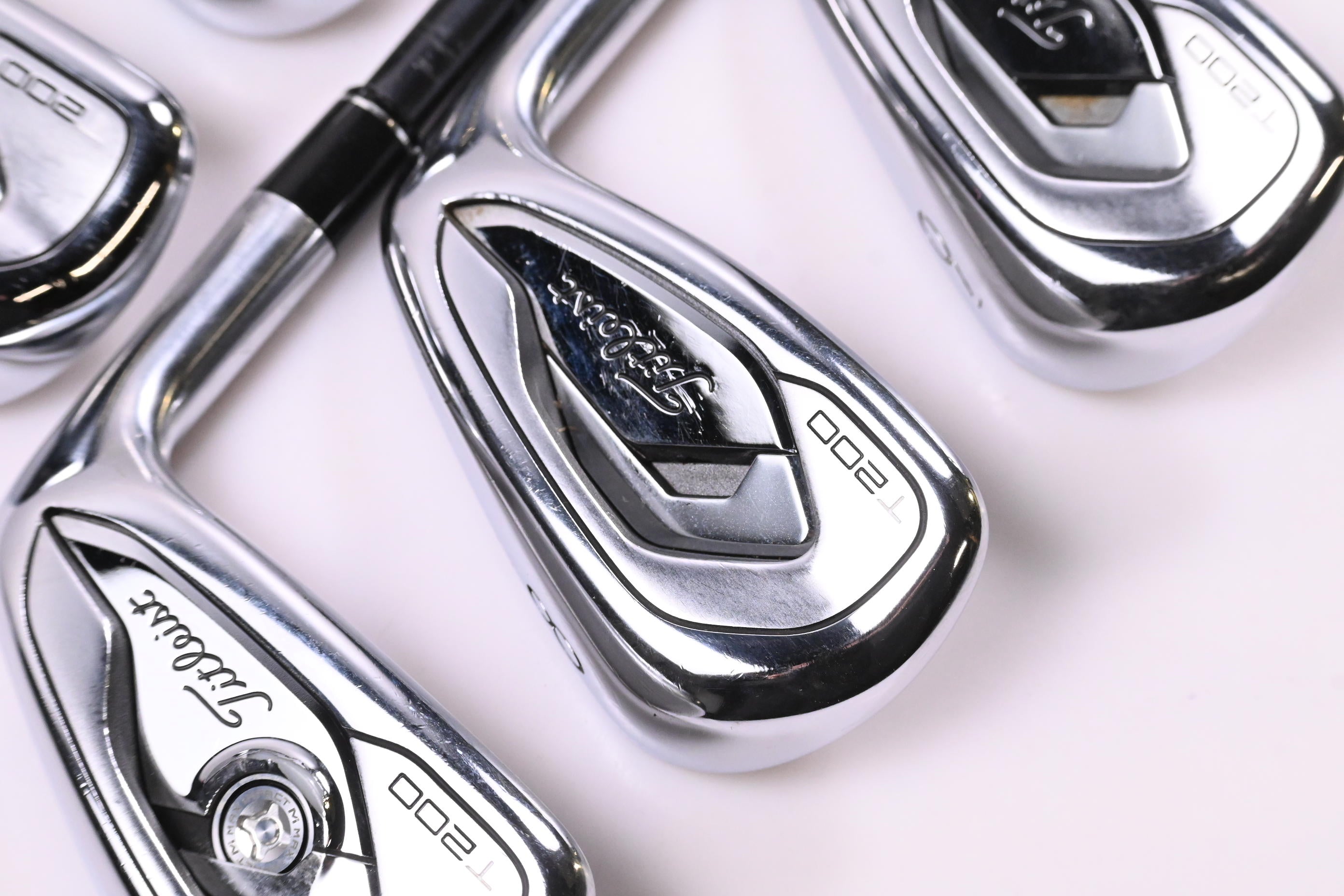 Titleist T200 2019 Irons / 5-9i / Regular Flex Taylormade Fujikura SLDR 67