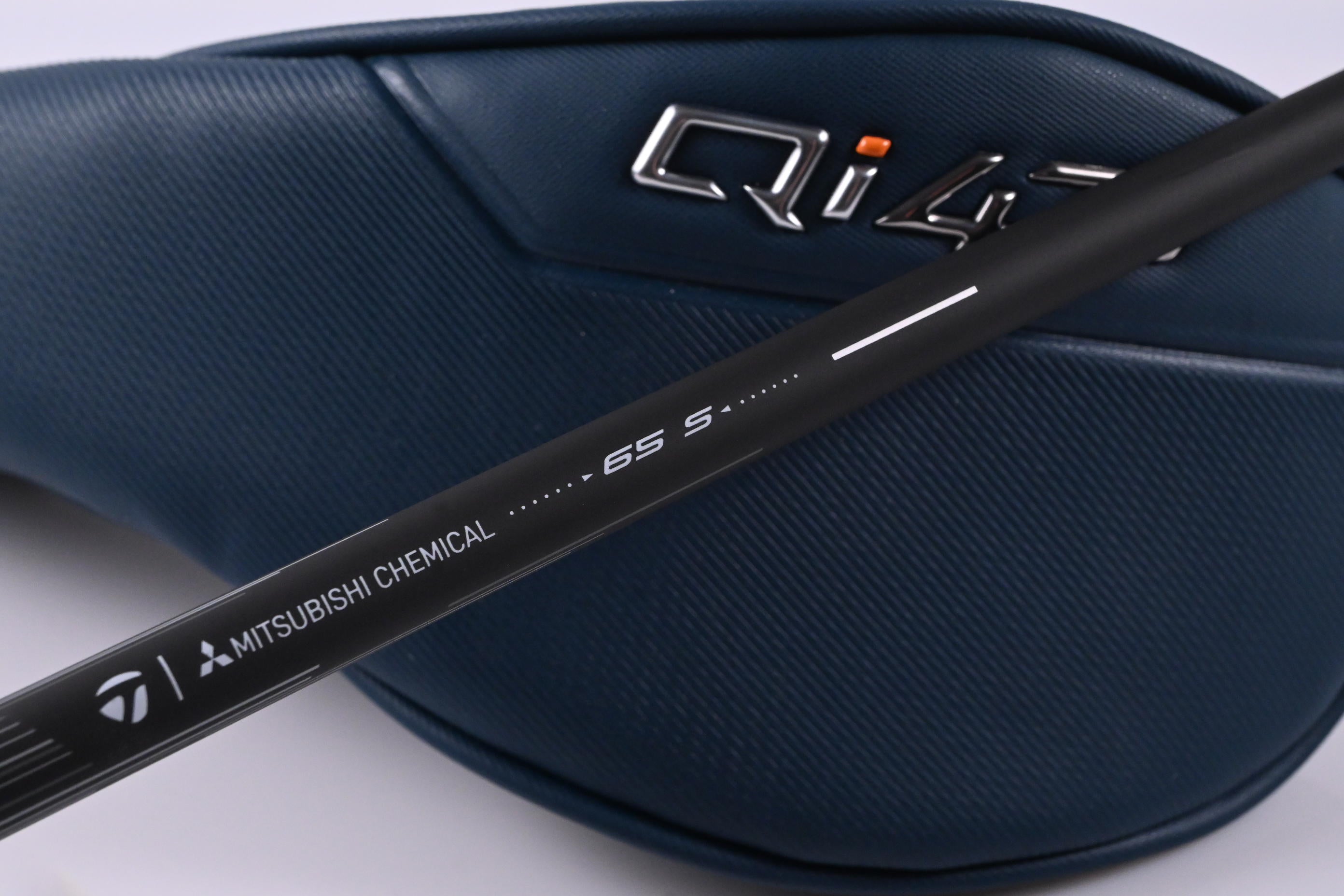Taylormade Qi4D #5 Wood / 18 Degree / Stiff Flex Reax 65 Shaft