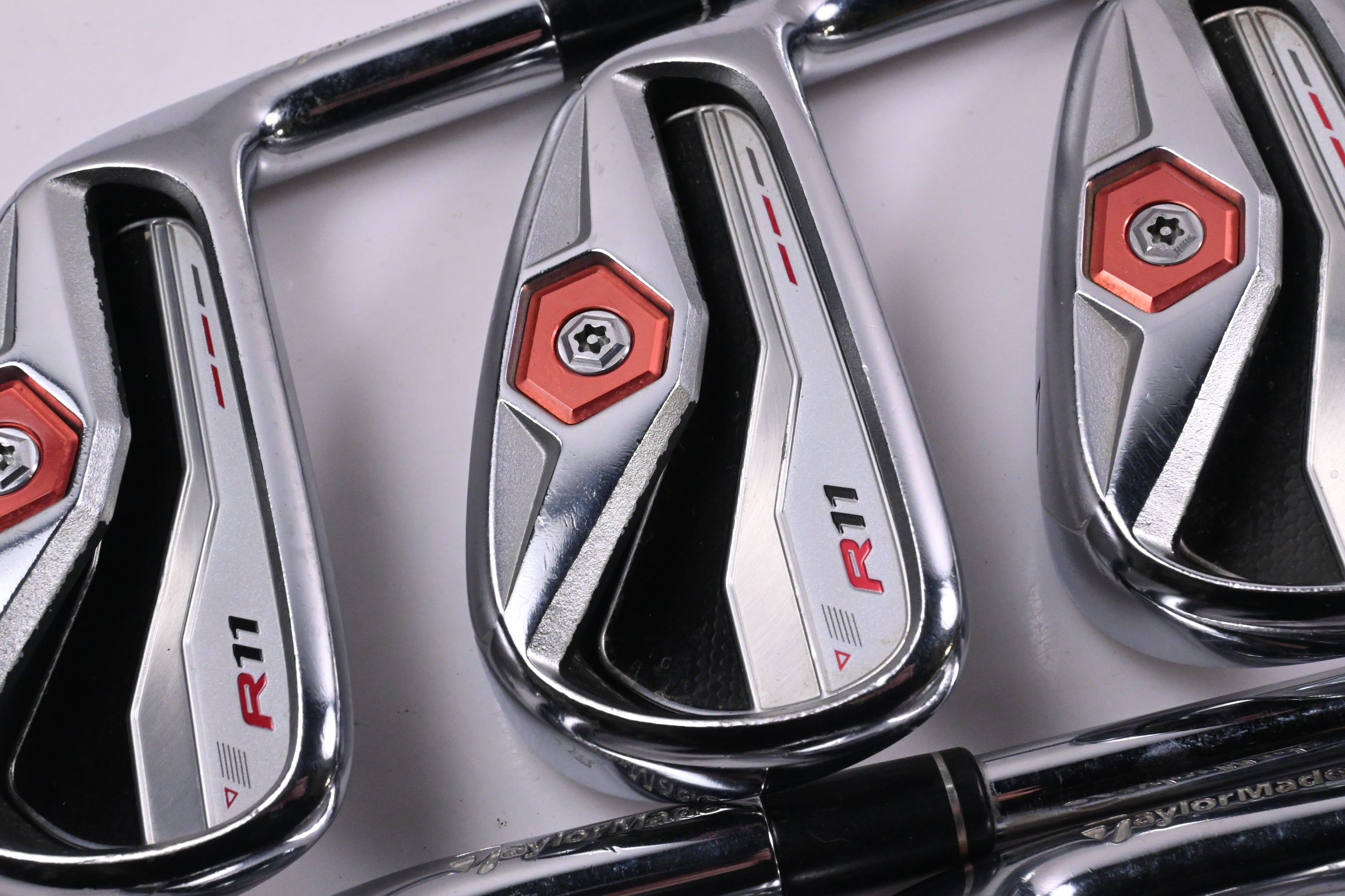 Taylormade R11 Irons / 5-PW+GW+SW / Regular Flex KBS Tour 90 Shaft