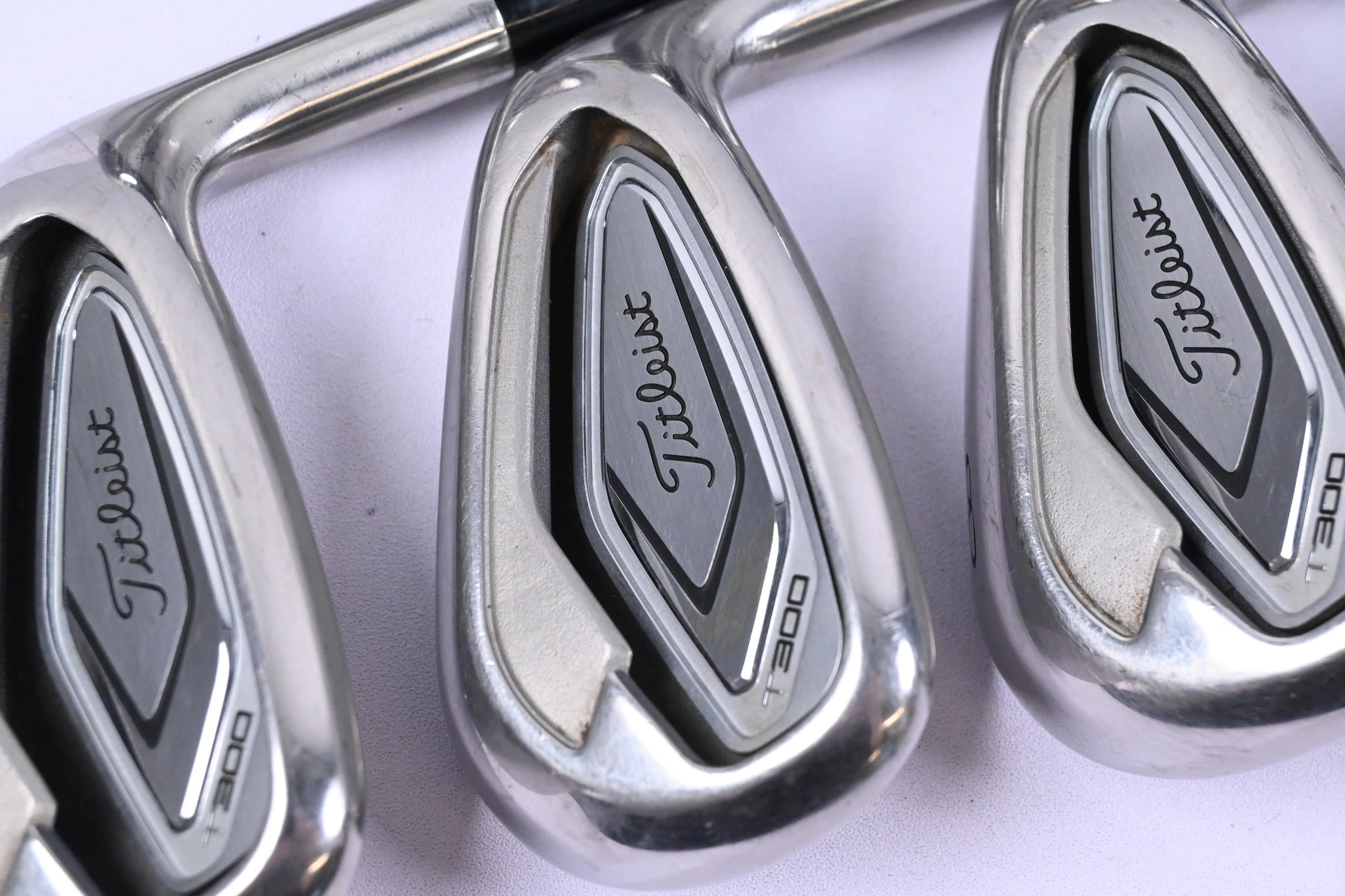 Titleist T300 2019 Irons / 6-PW+GW+SW / Regular Flex Tensei AV Red AM(2) Shafts