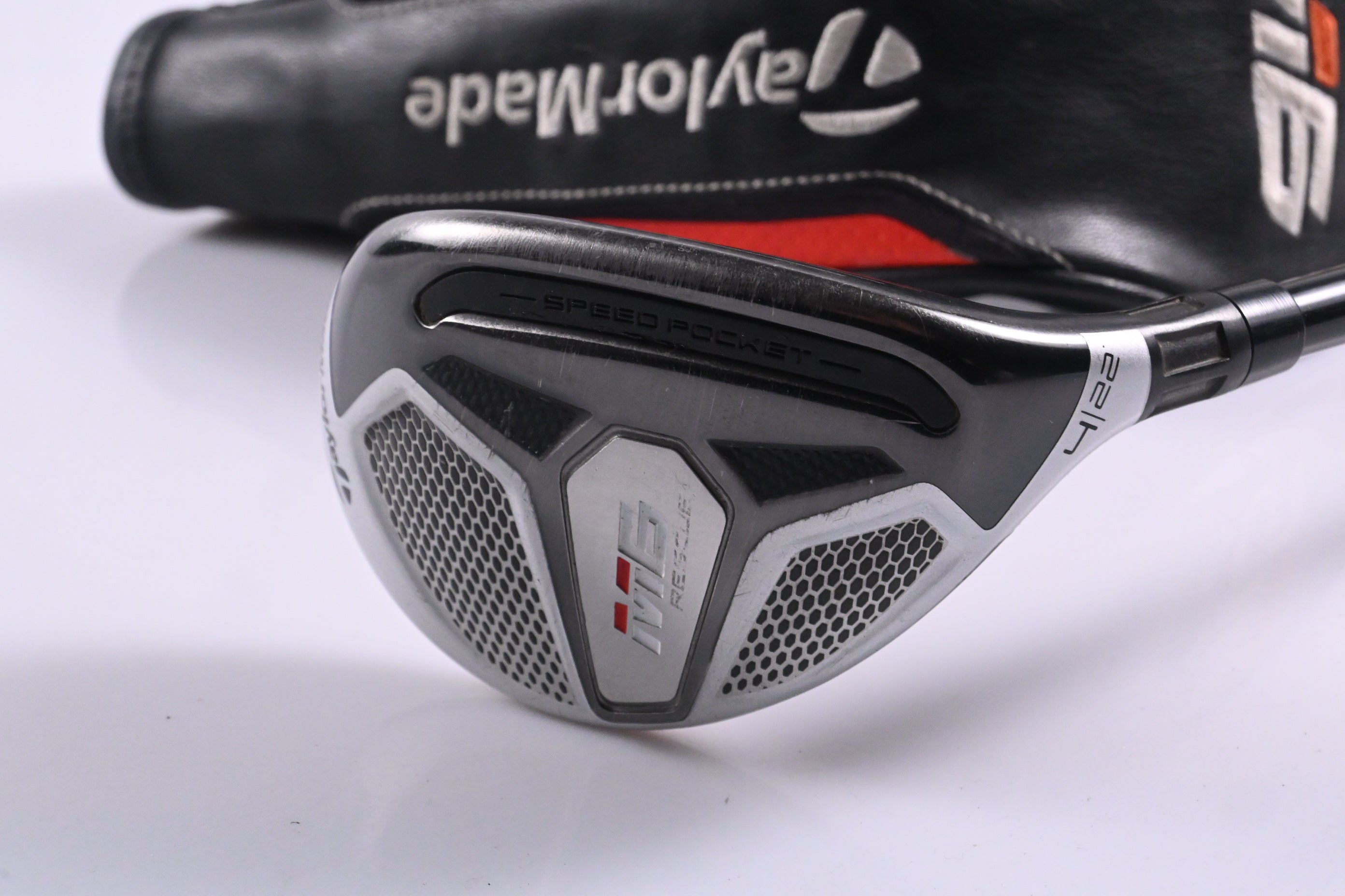 Taylormade M6 #4 Hybrid / 22 Degree / Regular Flex Fujikura Atmos Orange 6