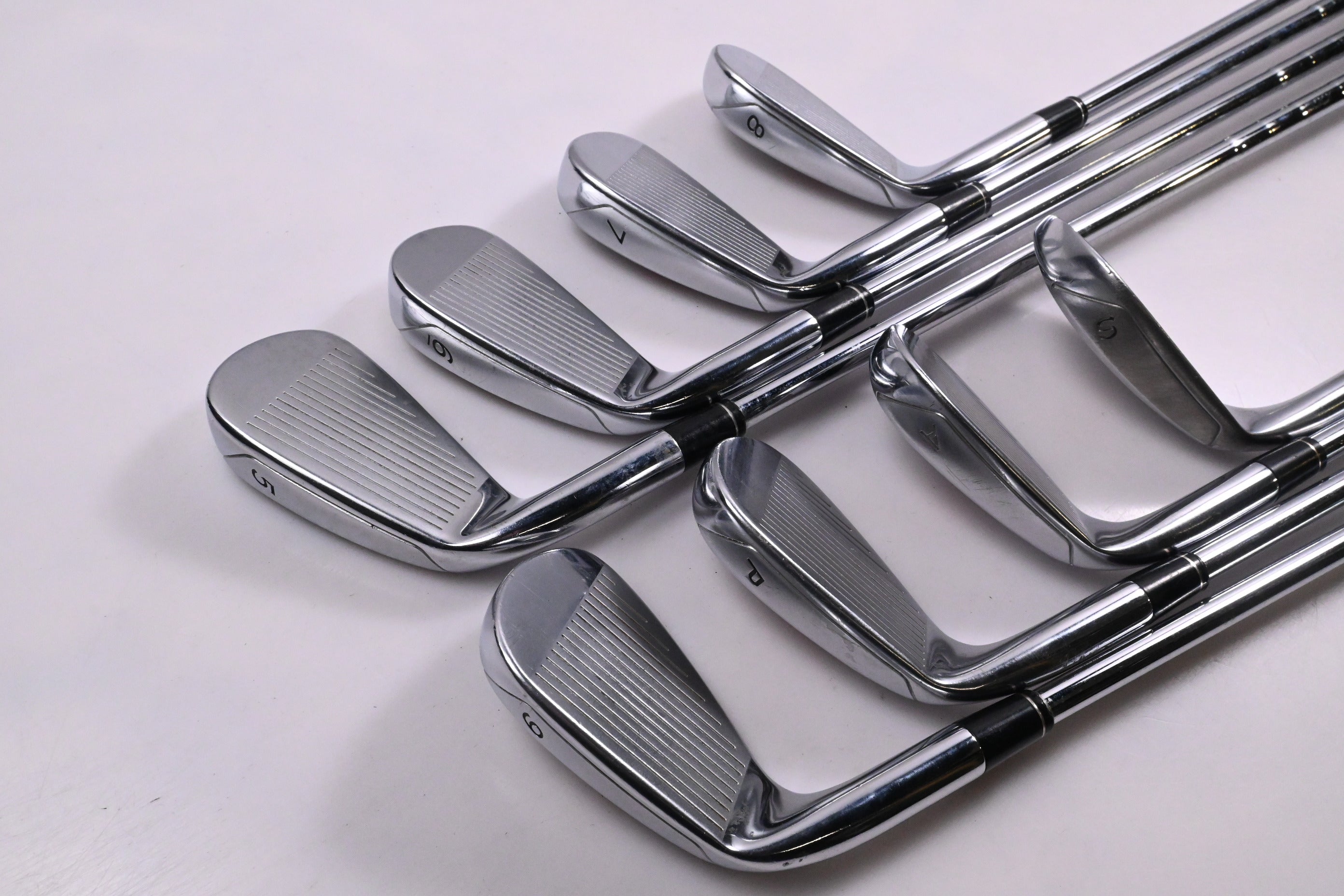 Taylormade R11 Irons / 5-PW+GW+SW / Regular Flex KBS Tour 90 Shaft