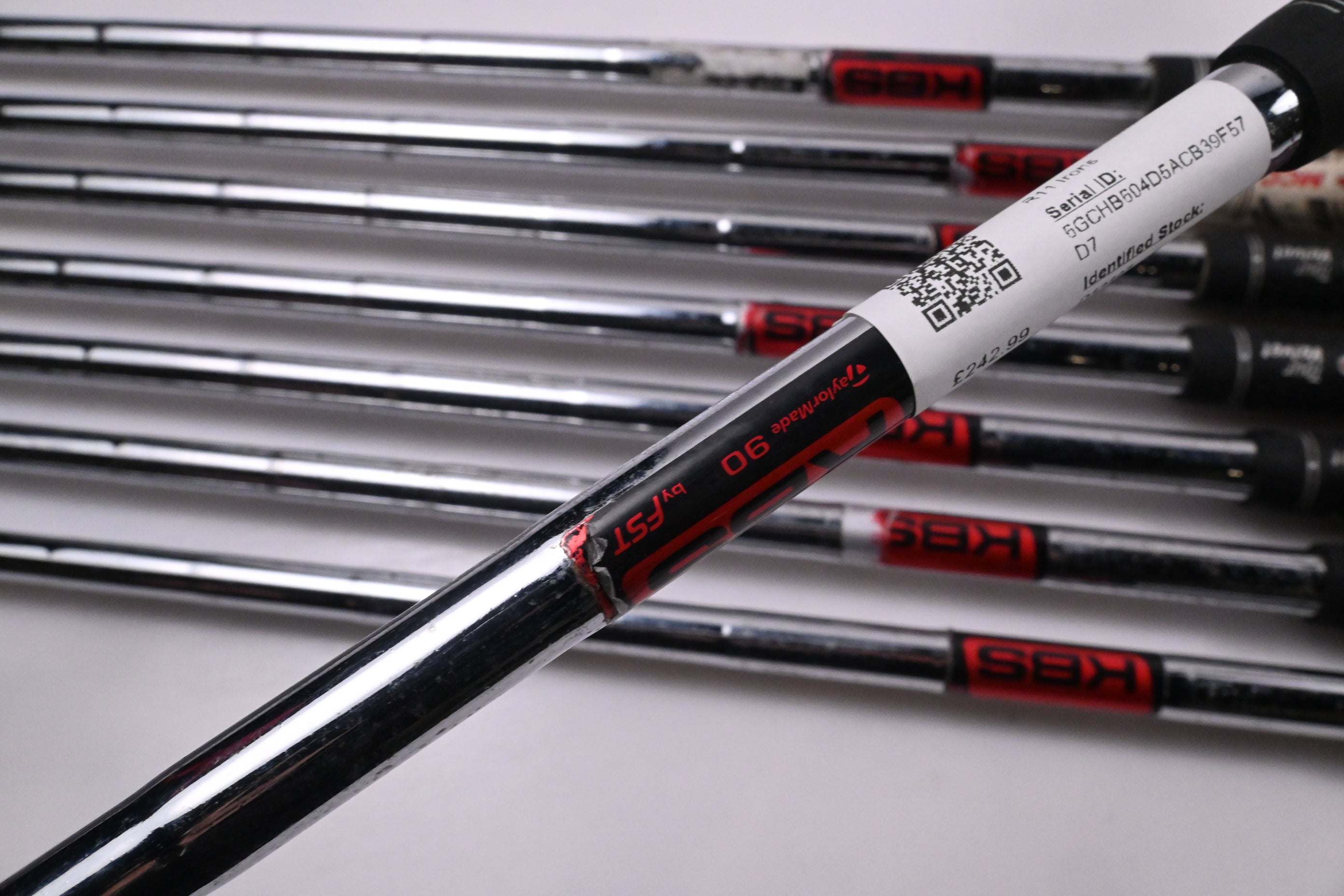 Taylormade R11 Irons / 5-PW+GW+SW / Regular Flex KBS Tour 90 Shaft