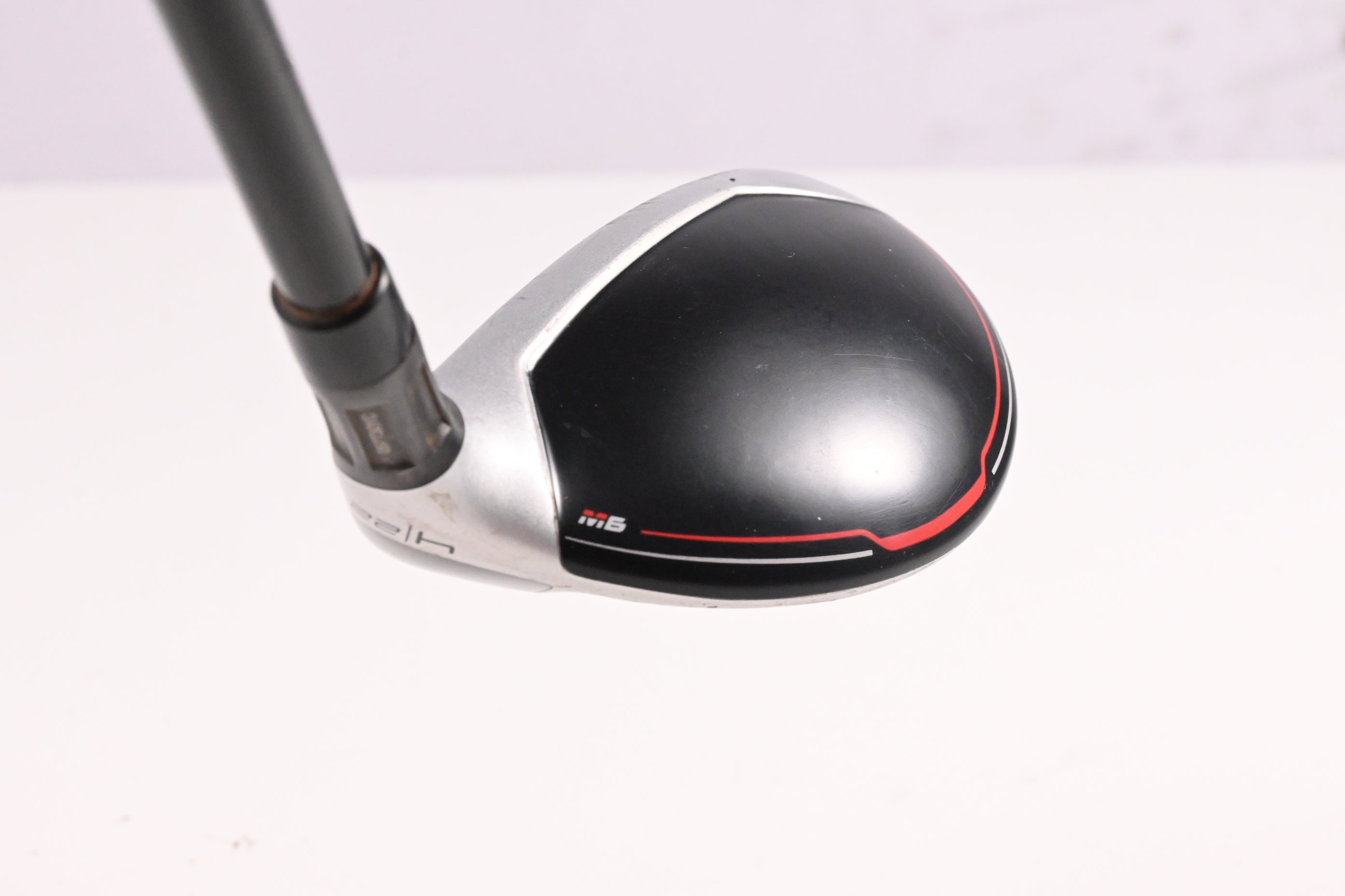 Taylormade M6 #4 Hybrid / 22 Degree / Regular Flex Fujikura Atmos Orange 6 Shaft
