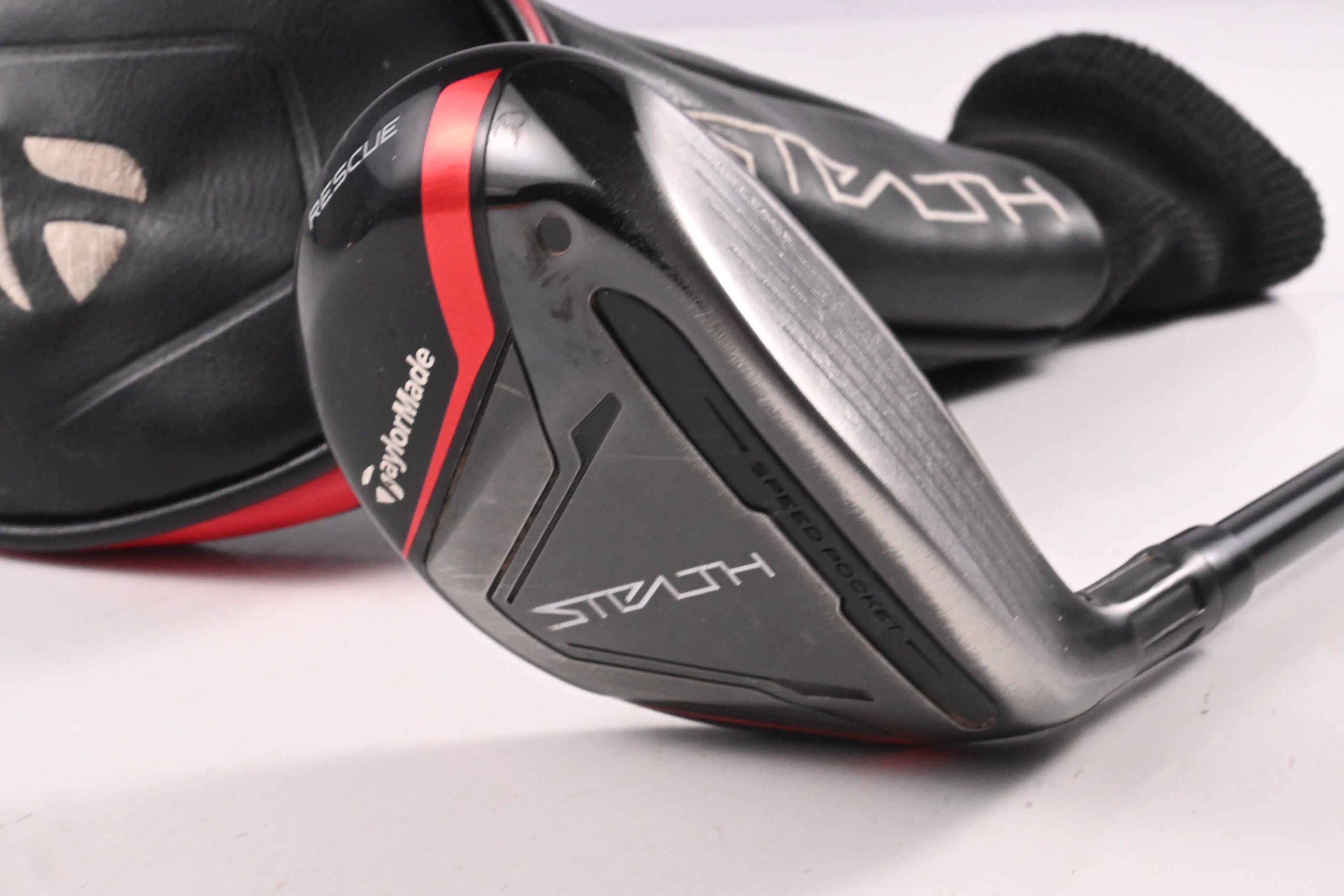 Taylormade Stealth #4 Hybrid / 22 Degree / Regular Flex Fujikura Ventus Red 6