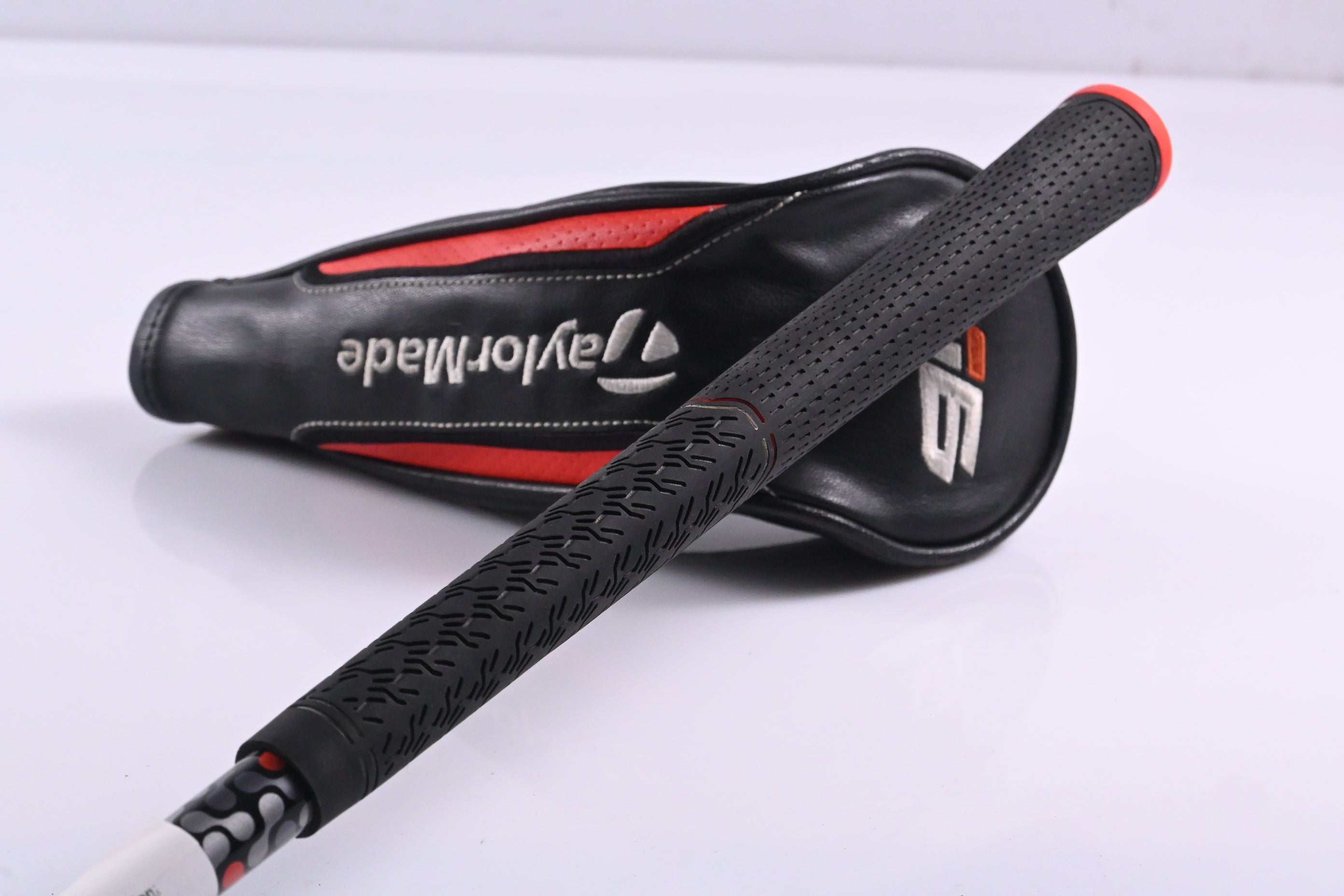 Taylormade M6 #4 Hybrid / 22 Degree / Regular Flex Fujikura Atmos Orange 6