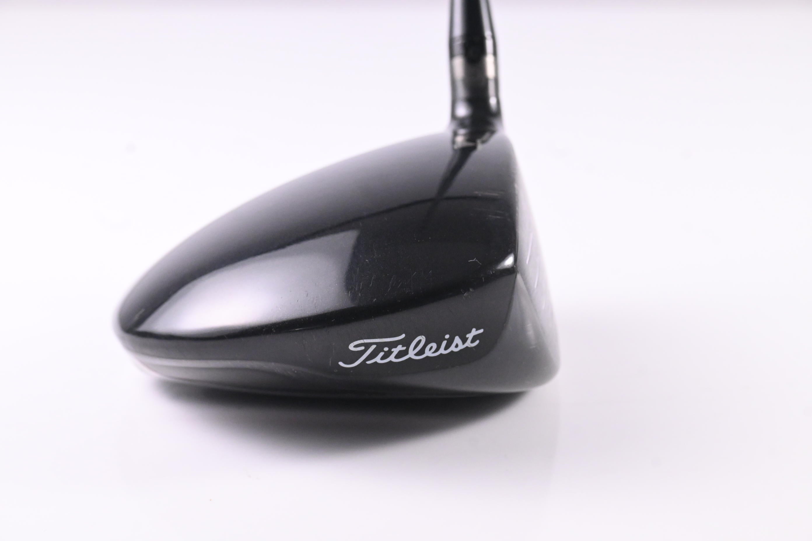 Titleist 913 D2 Driver / 9.5 Degree / Stiff Flex Aldila RIP 60 Shaft
