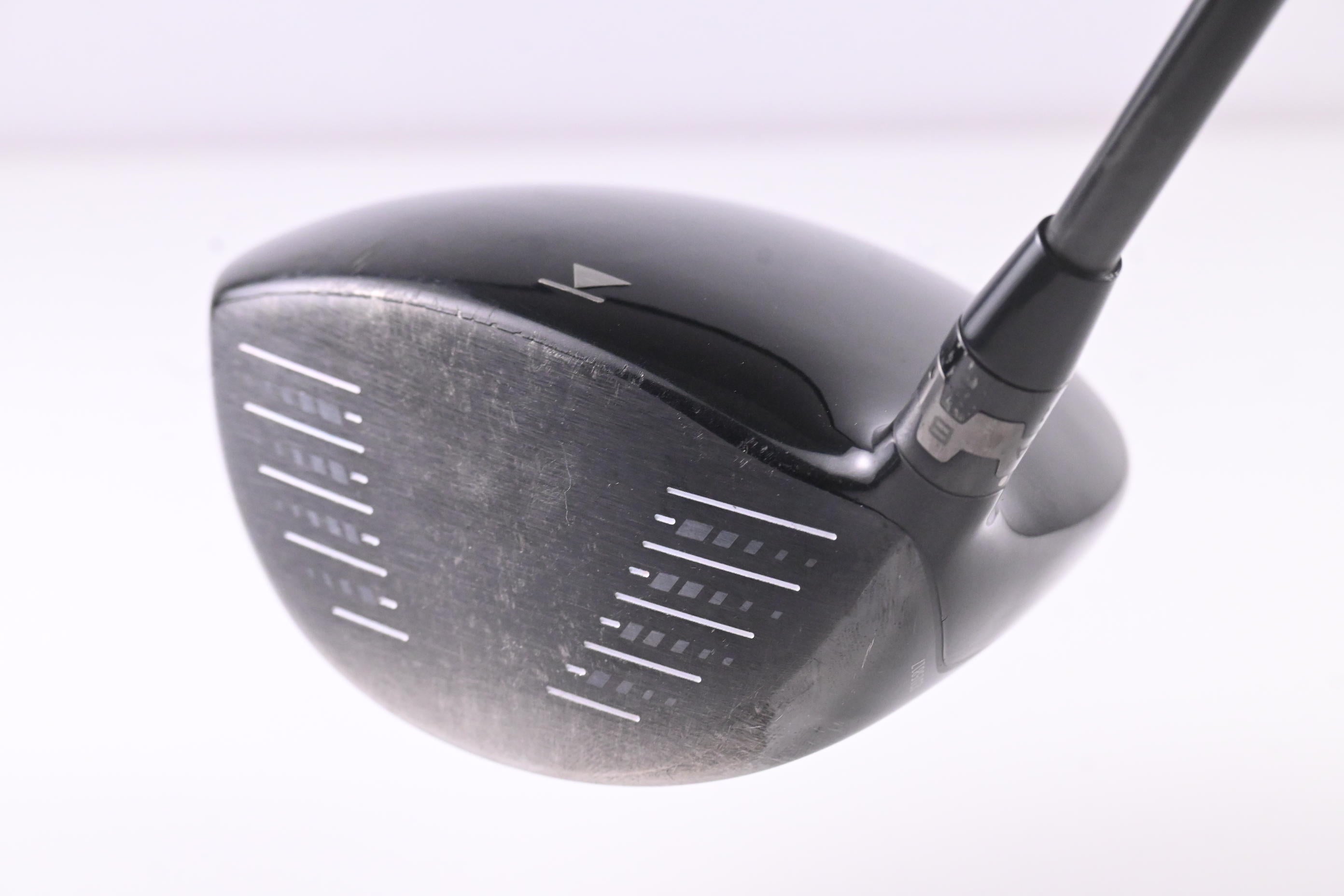 Titleist 913 D2 Driver / 9.5 Degree / Stiff Flex Aldila RIP 60 Shaft