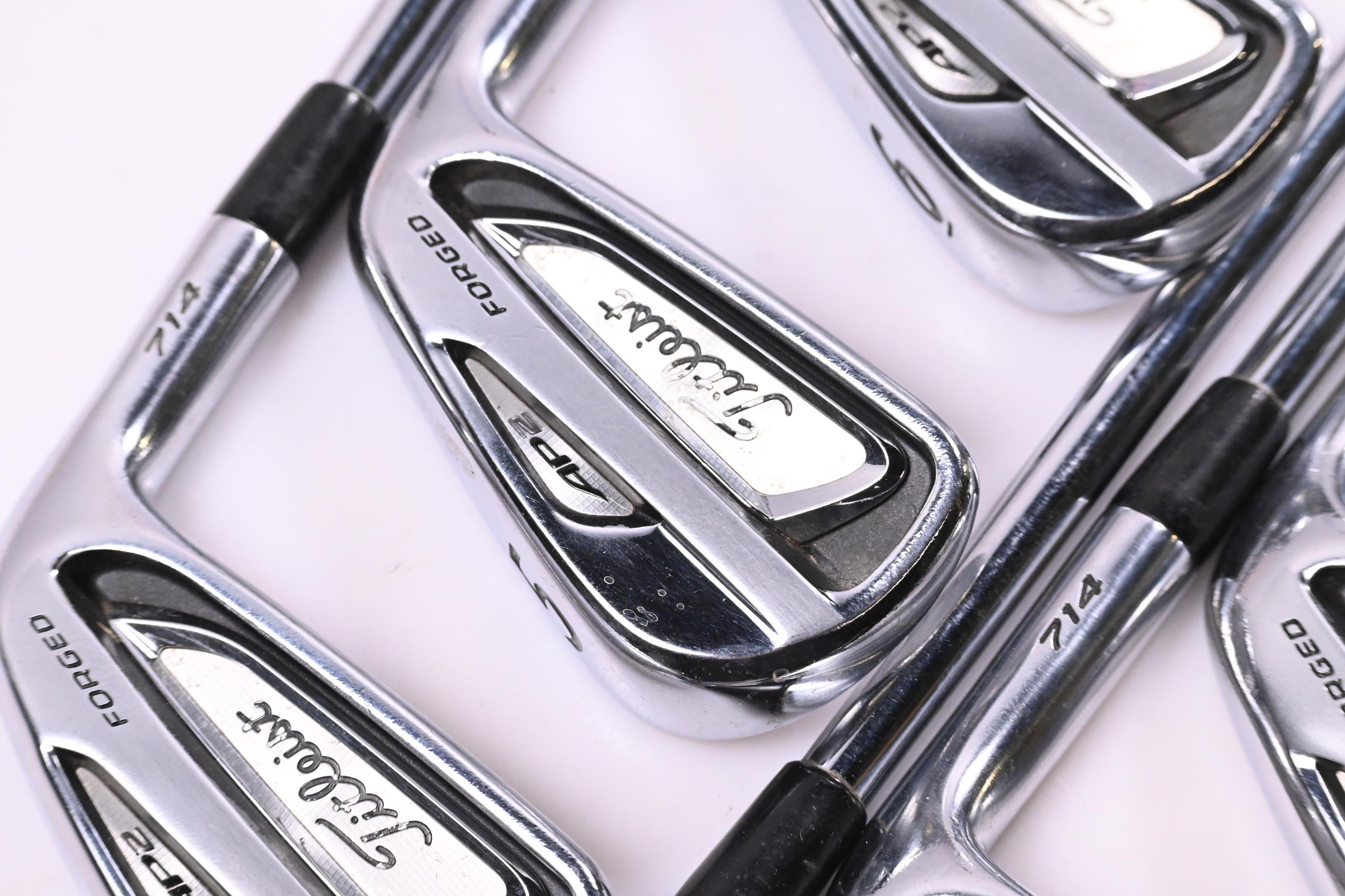 Titleist 714 AP2 Irons / 4-PW / Stiff Flex Dynamic Gold S300 Shafts