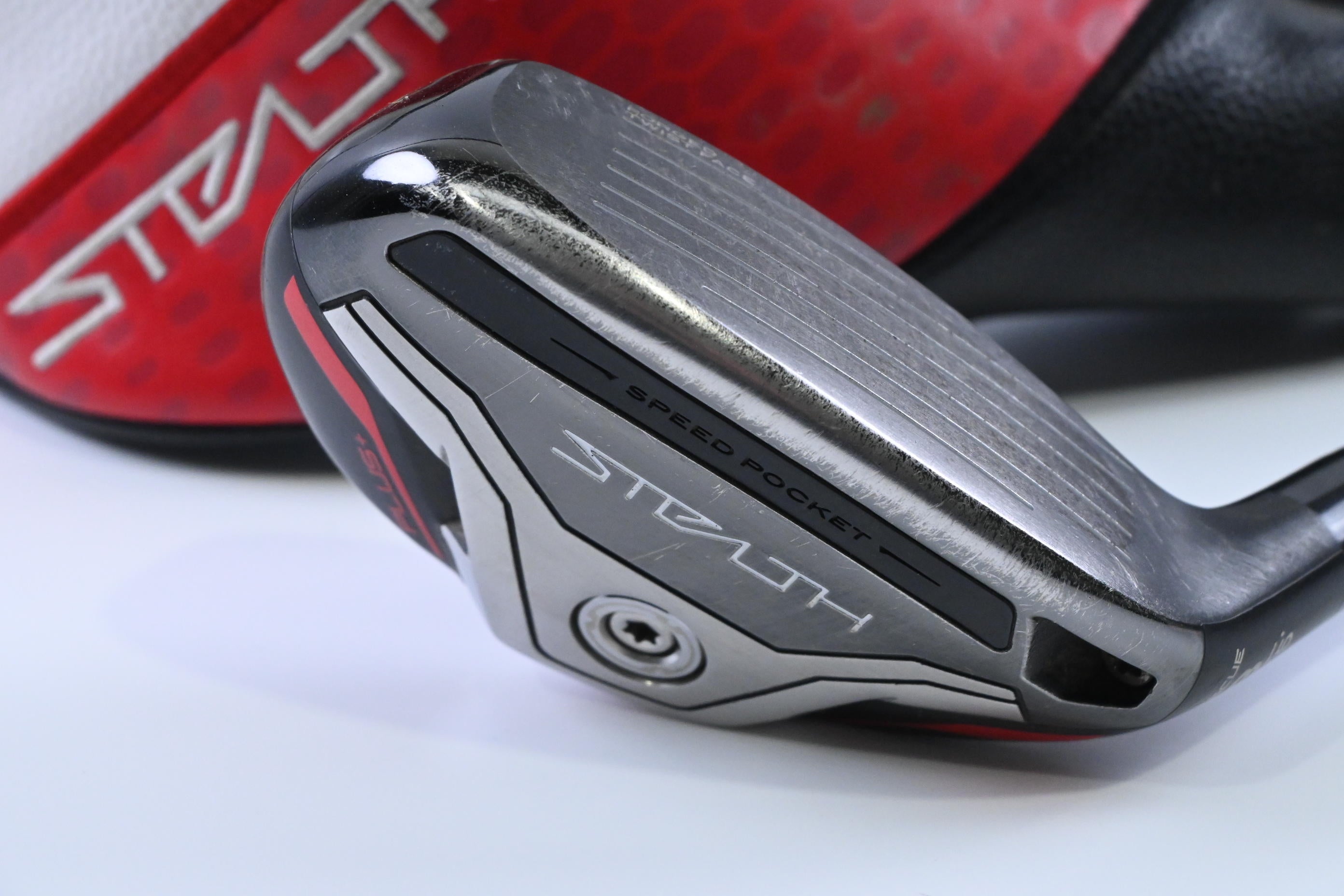 Taylormade Stealth Plus #3 Hybrid / 19.5 Degree / Stiff Flex HZRDUS Smoke Red