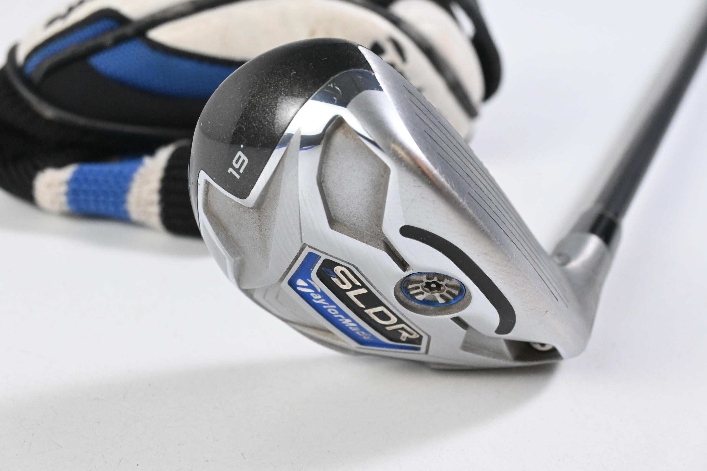 Taylormade SLDR #3 Hybrid / 19 Degree / Regular Flex Fujikura Speeder 82 Shaft
