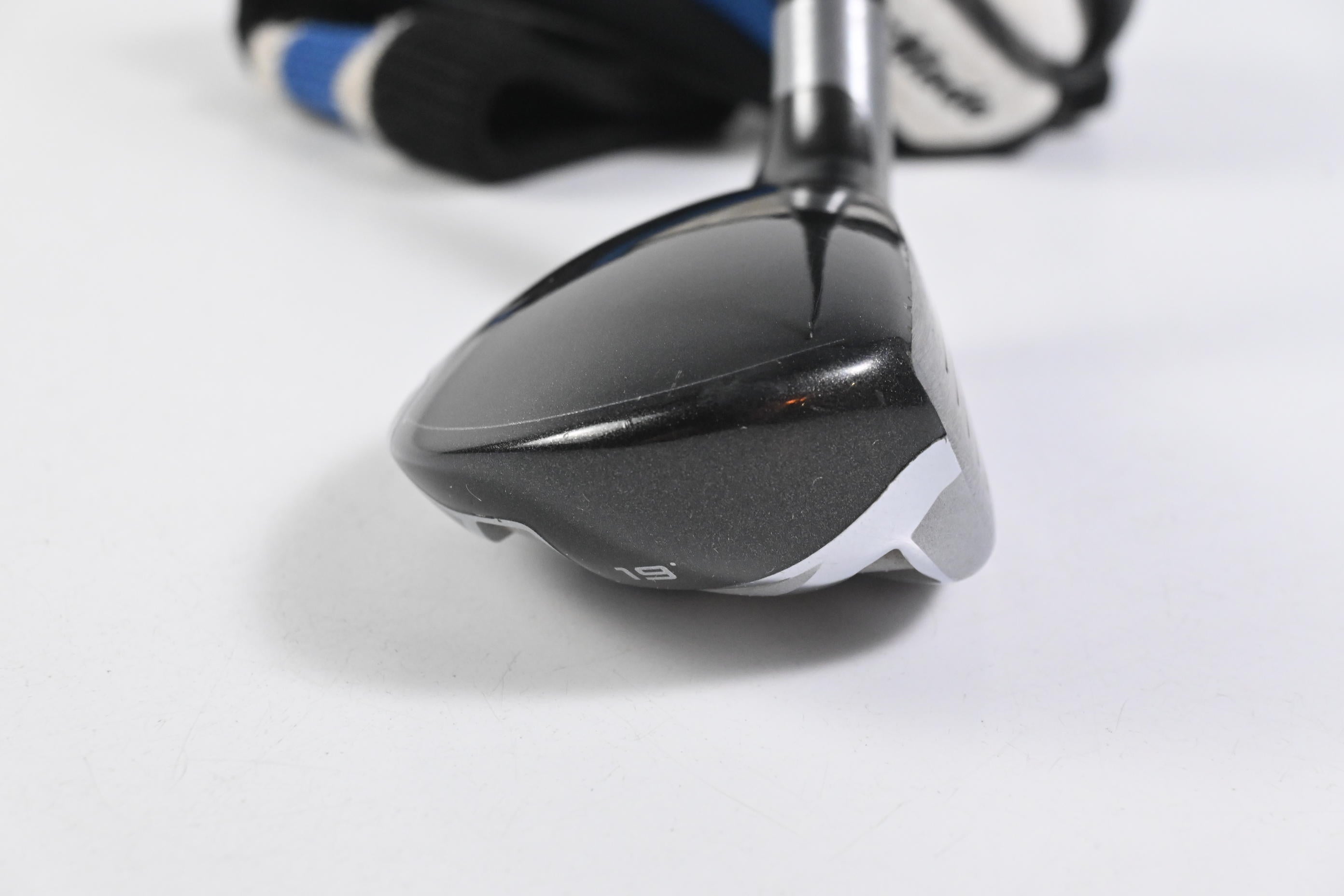 Taylormade SLDR #3 Hybrid / 19 Degree / Regular Flex Fujikura Speeder 82 Shaft