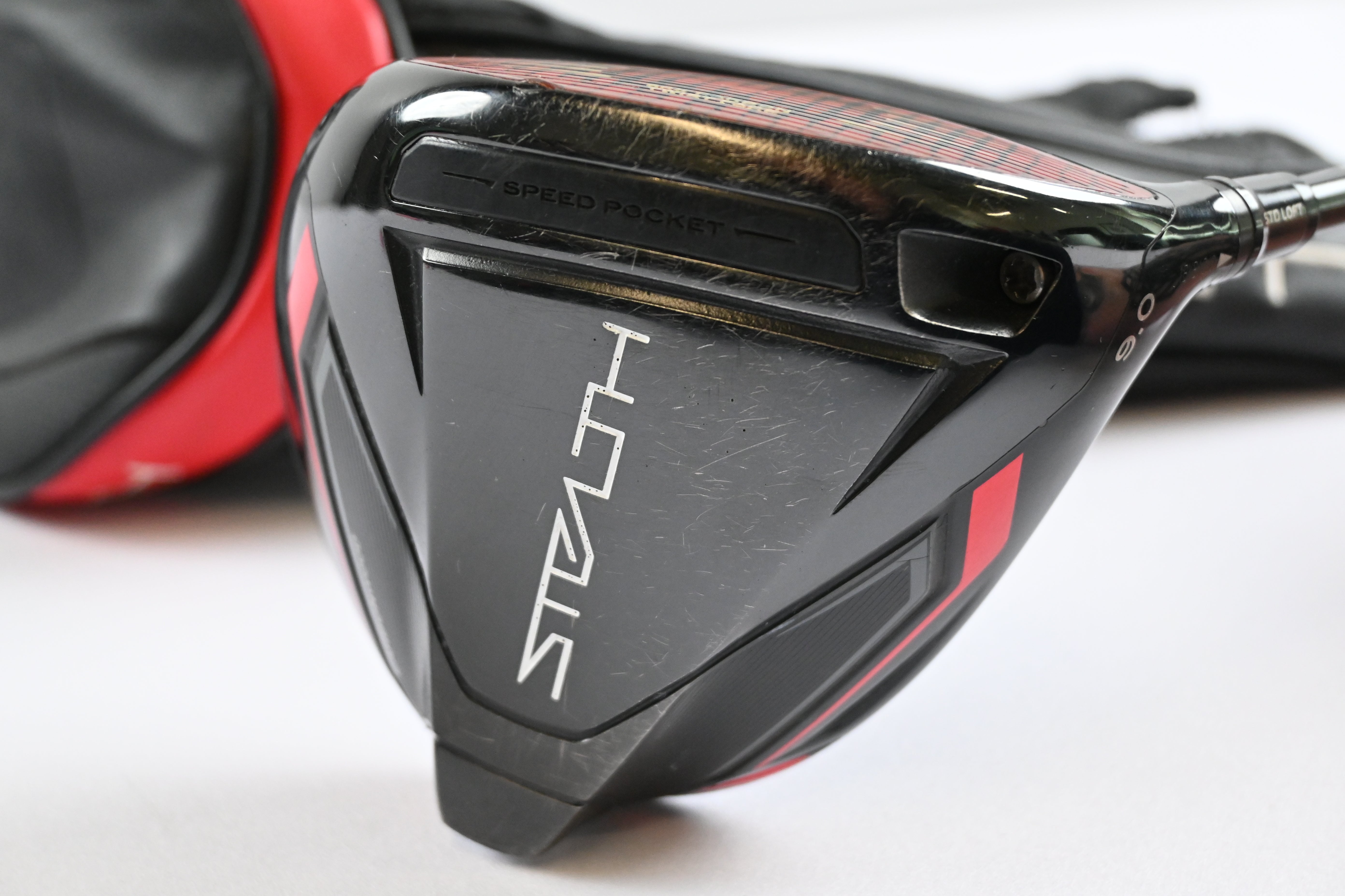 Taylormade Stealth Driver / 9 Degree / Stiff Flex HZRDUS Smoke Red RDX 60