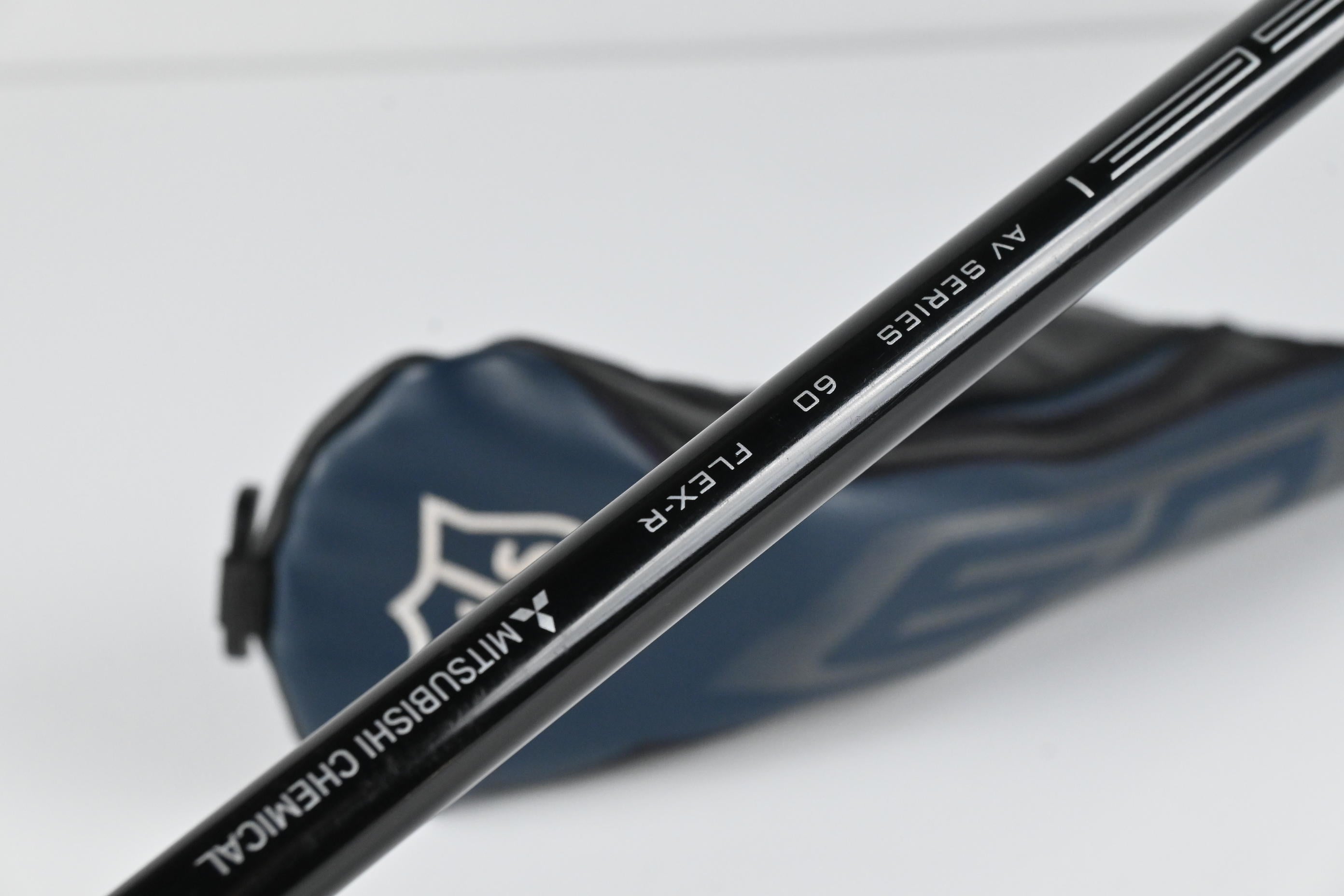 Wilson D9 #4 Hybrid / 22 Degree / Regular Flex Tensei AV White 60 Shaft