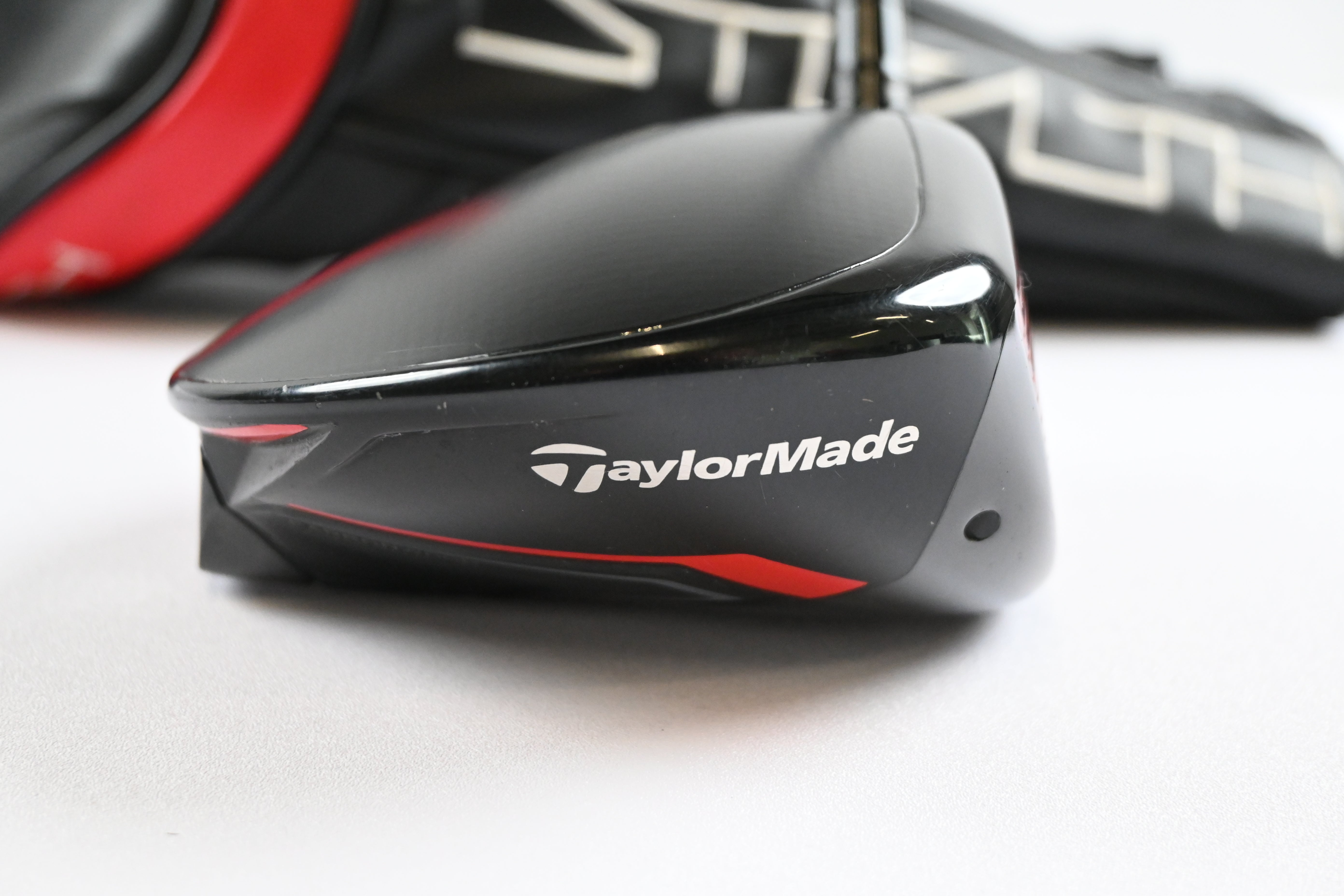 Taylormade Stealth Driver / 9 Degree / Stiff Flex HZRDUS Smoke Red RDX 60