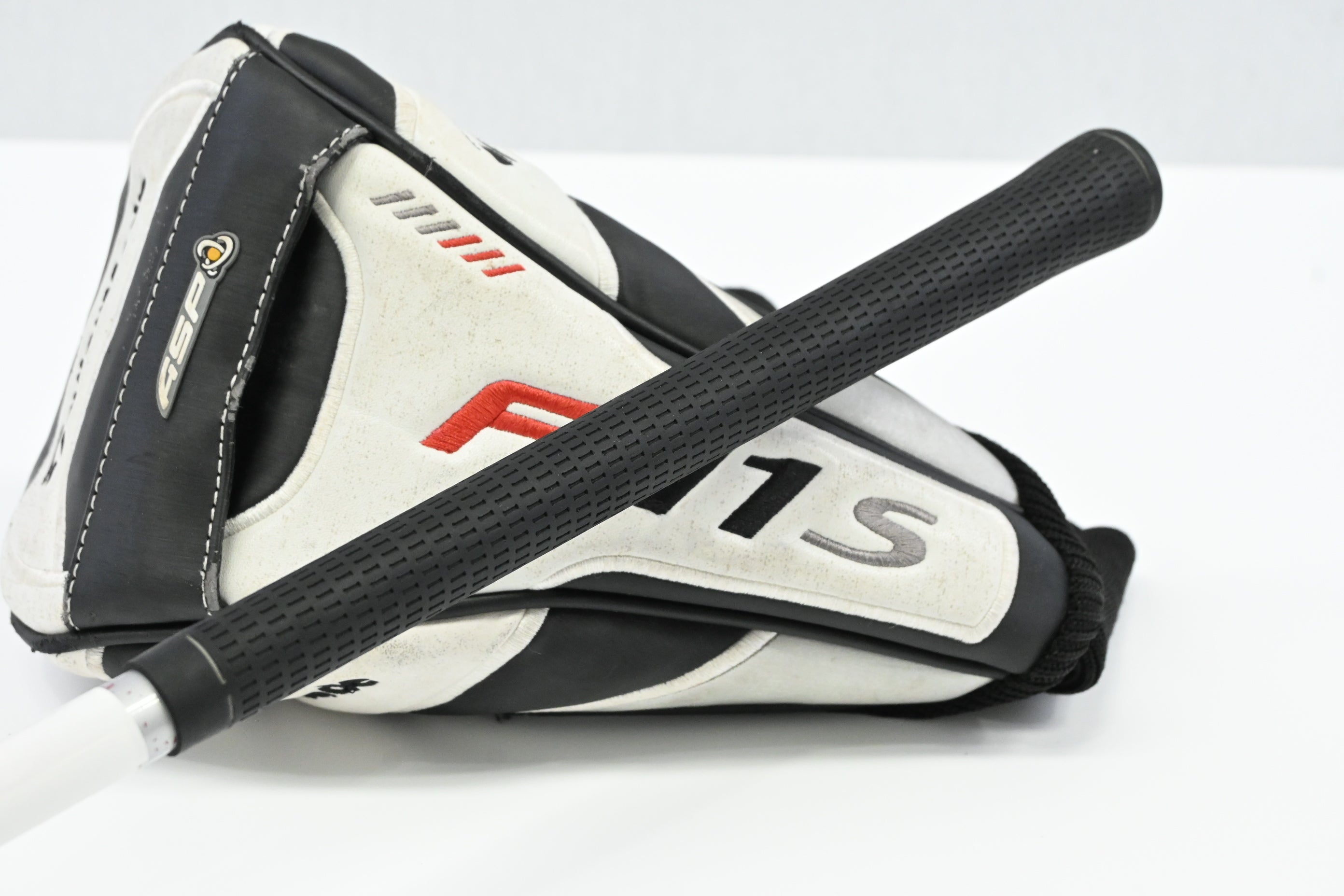 Taylormade R11S Driver / 9 Degree / Regular Flex Aldila RIP Phenom 60 Shaft