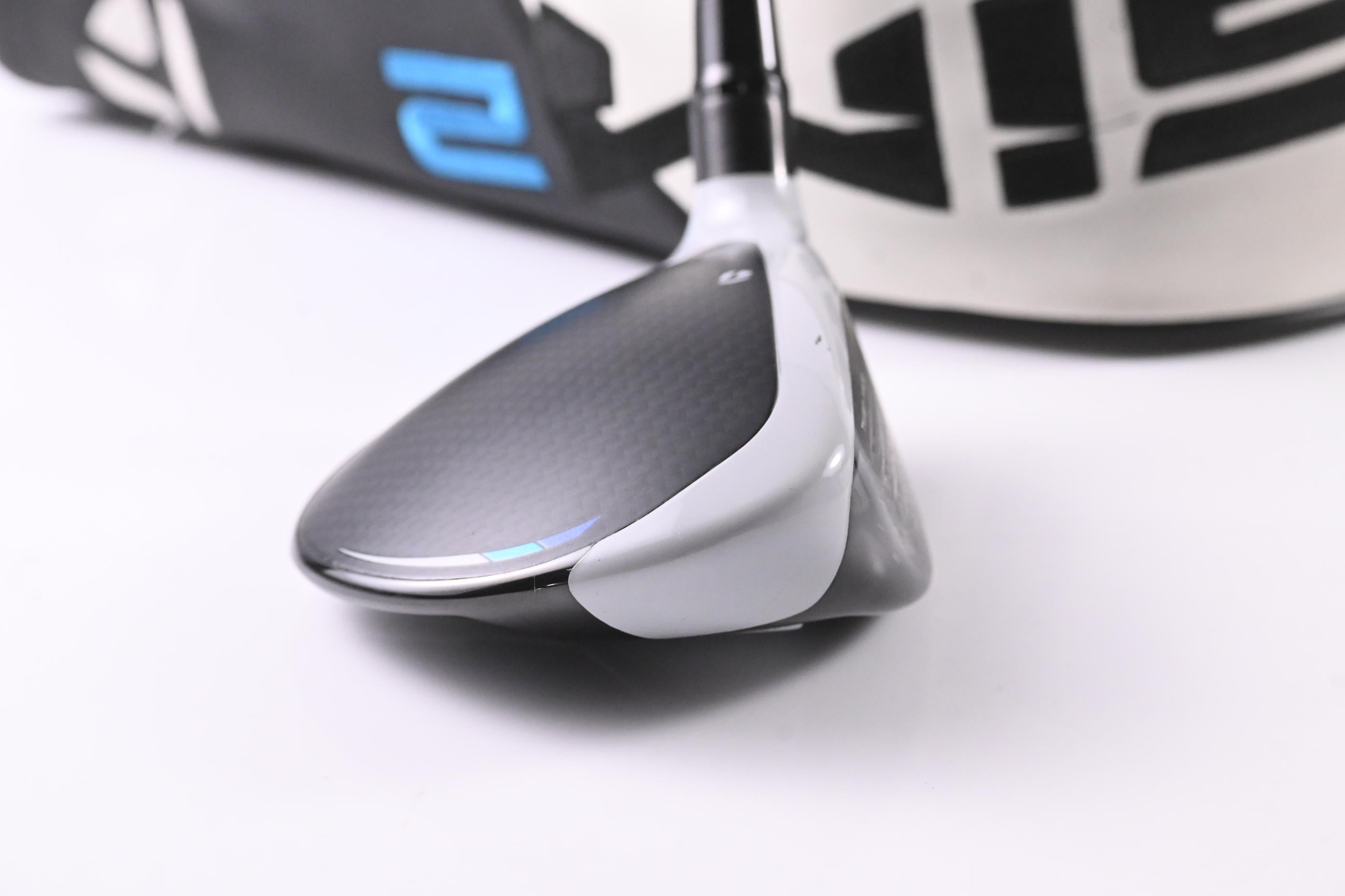 Taylormade SIM2 Ti #5 Wood / 19 Degree / Regular Flex Tensei AV Raw Blue 65