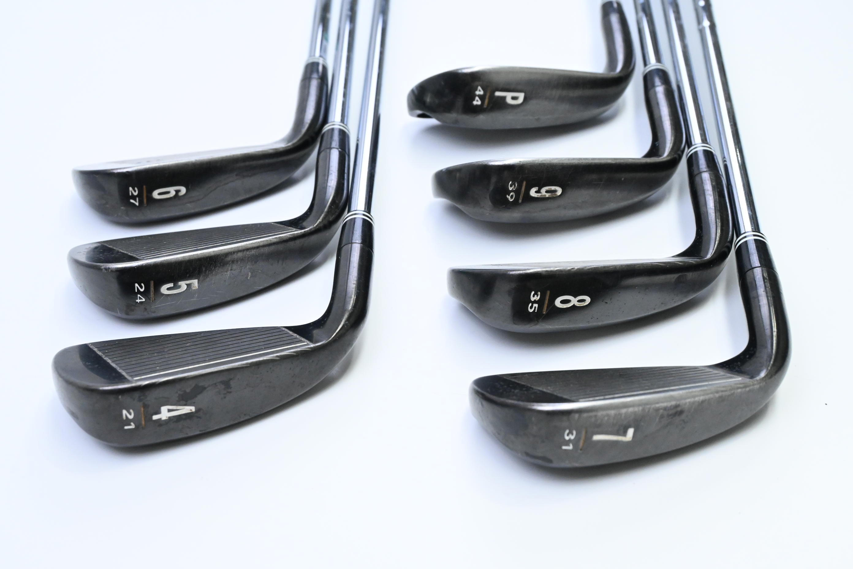 Cleveland CG16 Black Pearl Irons / 4-PW / Regular Flex Cleveland Traction 85