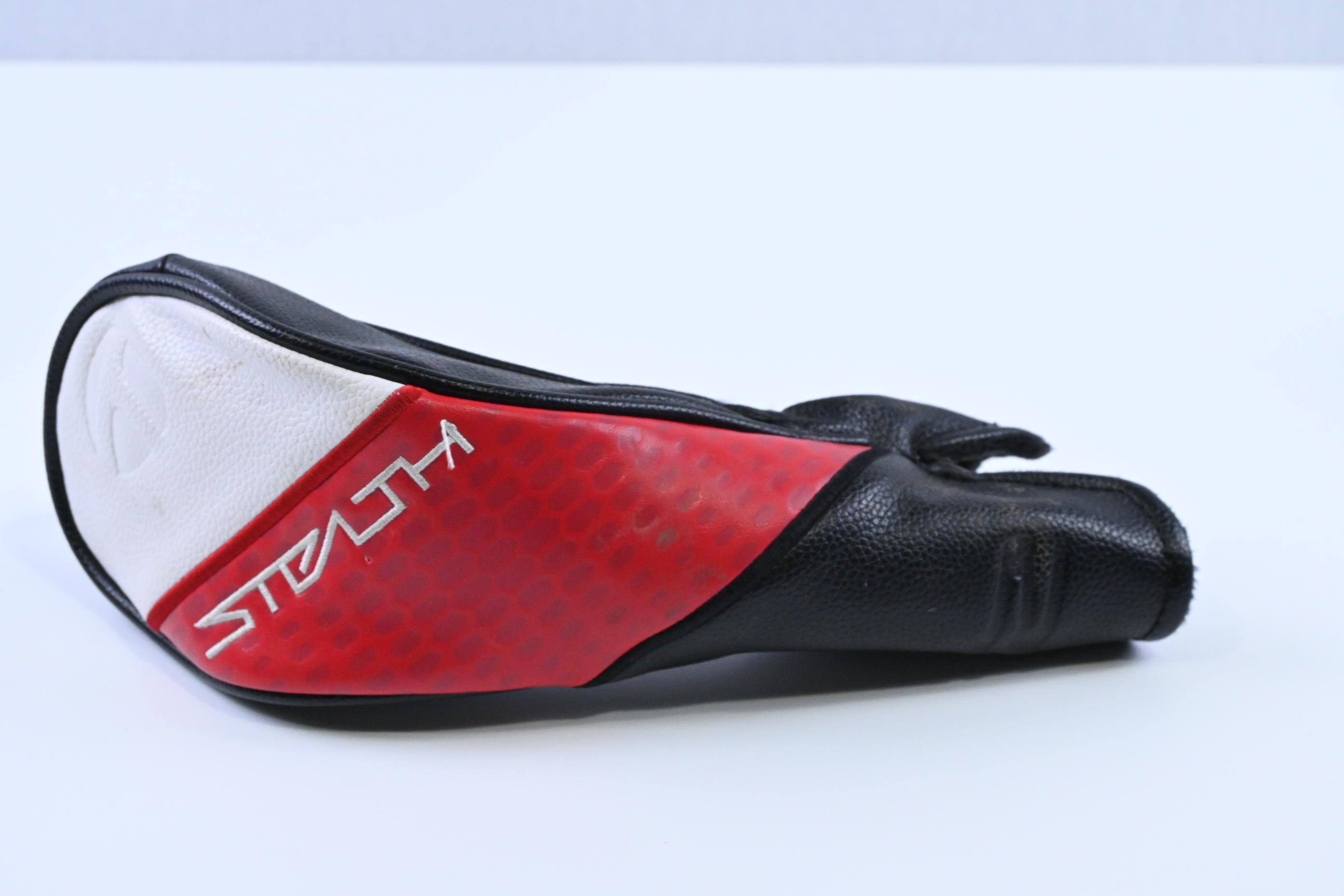 Taylormade Stealth Plus #3 Hybrid / 19.5 Degree / Stiff Flex HZRDUS Smoke Red