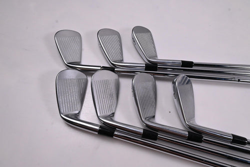 Titleist 714 CB Irons / 4-PW / Stiff Flex Dynamic Gold S300 Shafts