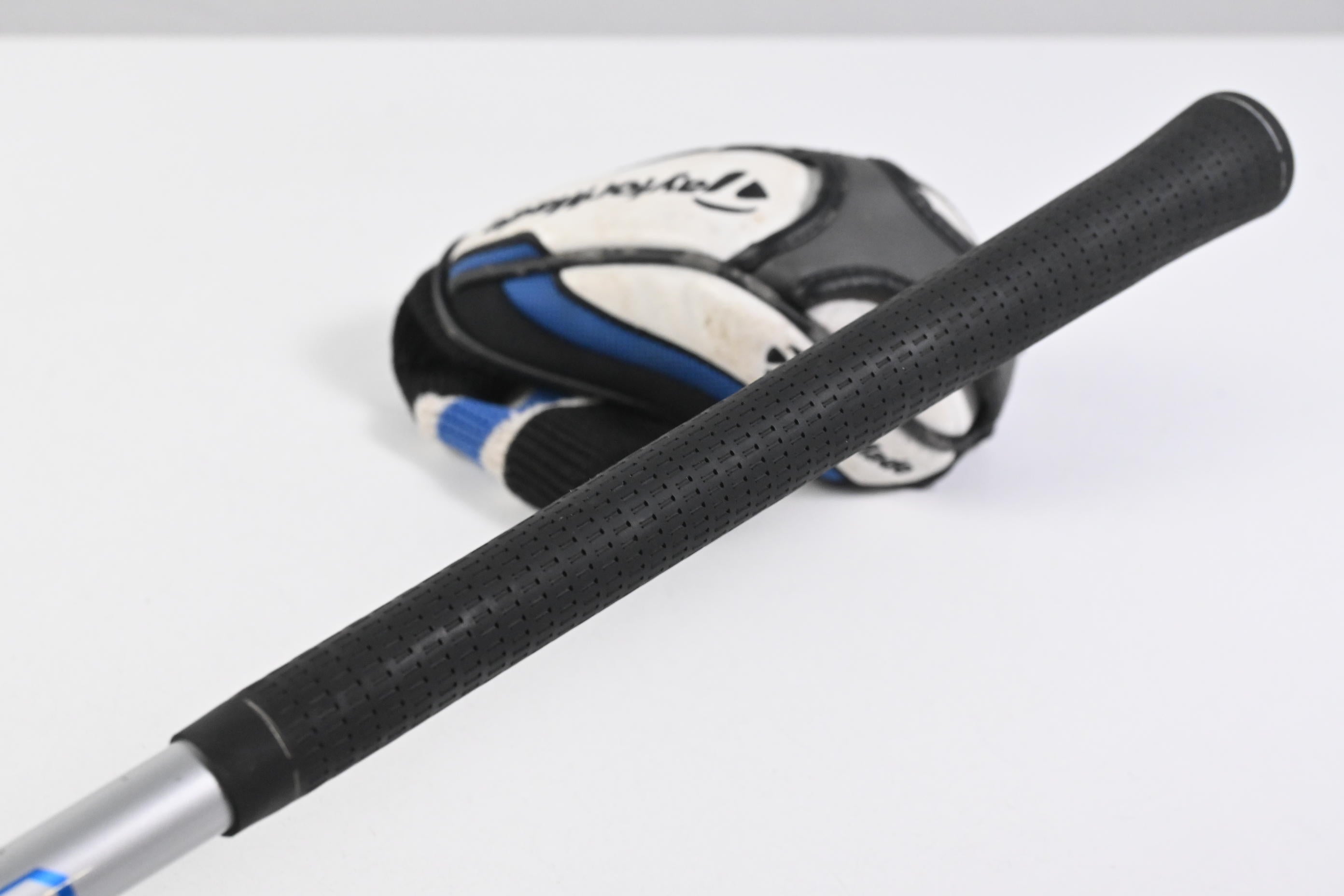 Taylormade SLDR #3 Hybrid / 19 Degree / Regular Flex Fujikura Speeder 82 Shaft