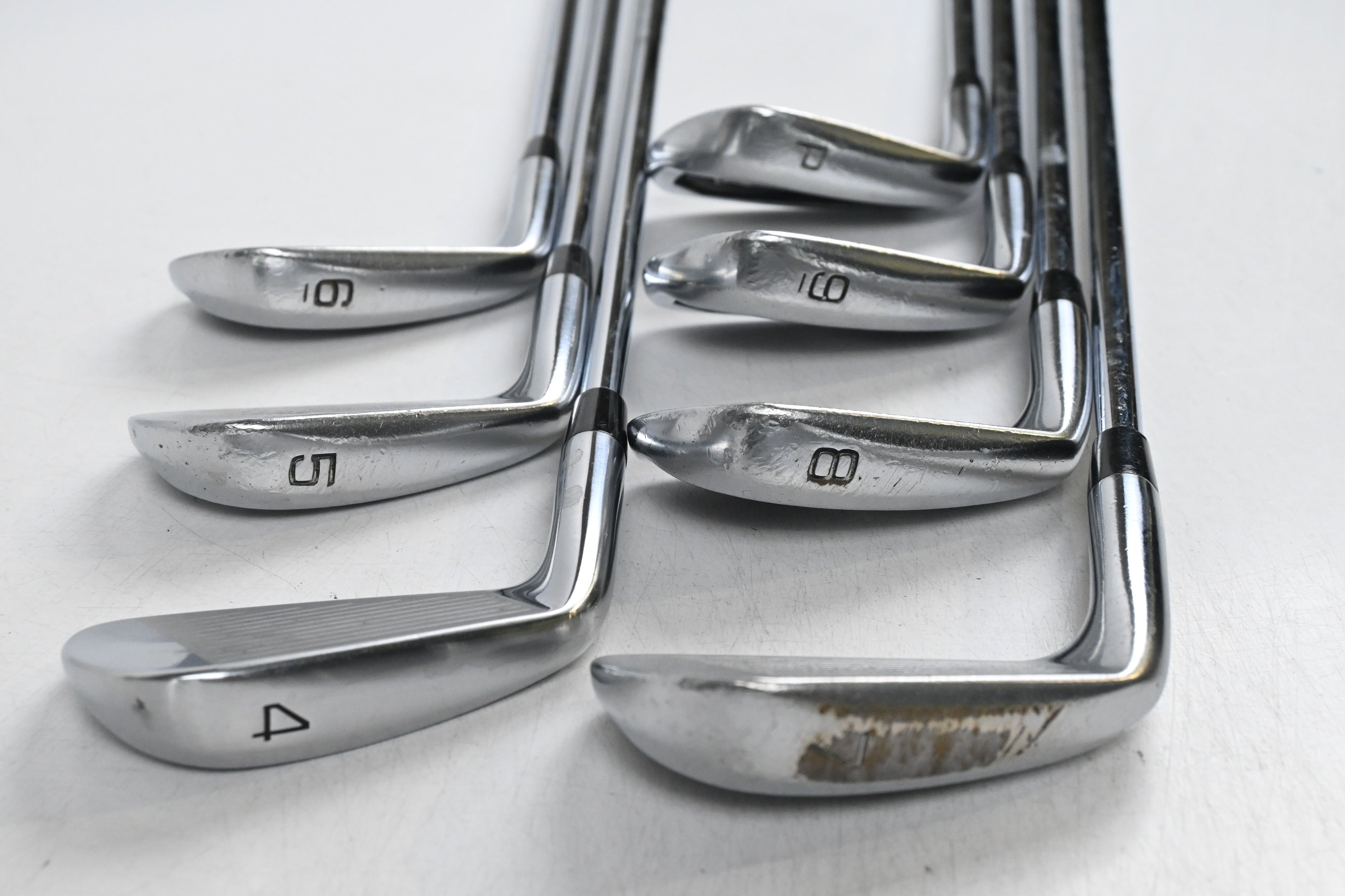 Mizuno JPX 825 Irons / 4-PW / Regular Flex Dynalite Gold XP R300 Shafts