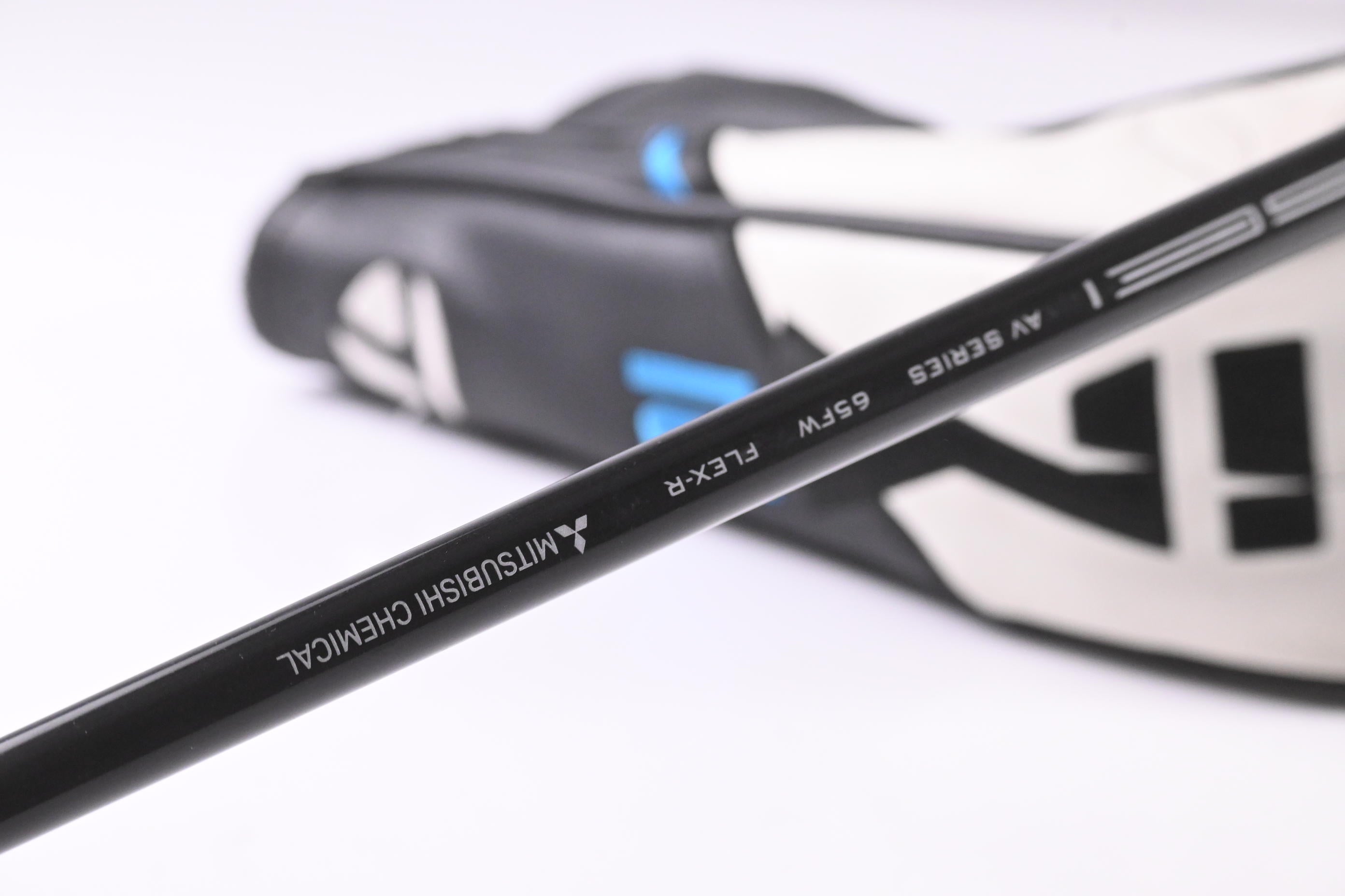 Taylormade SIM2 Ti #5 Wood / 19 Degree / Regular Flex Tensei AV Raw Blue 65
