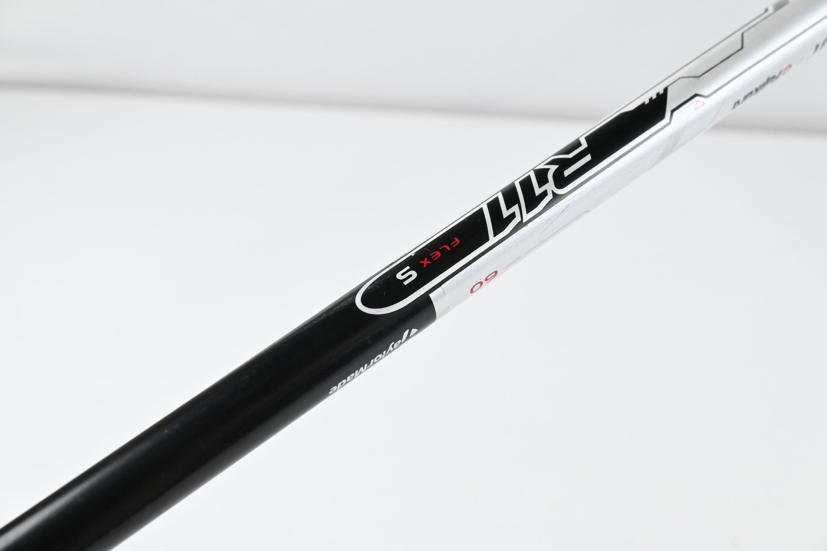 Taylormade R11 Driver / 9 Degree / Stiff Flex Fujikura Blur 60 Shaft
