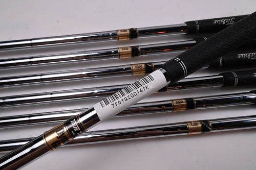Titleist 714 CB Irons / 4-PW / Stiff Flex Dynamic Gold S300 Shafts