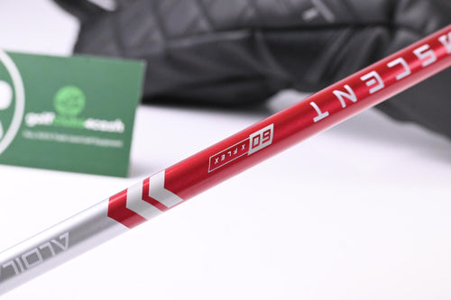 Cobra DS-Adapt LS Driver / 10.5 Degree / X-Flex Aldila Ascent Red 60 Shaft