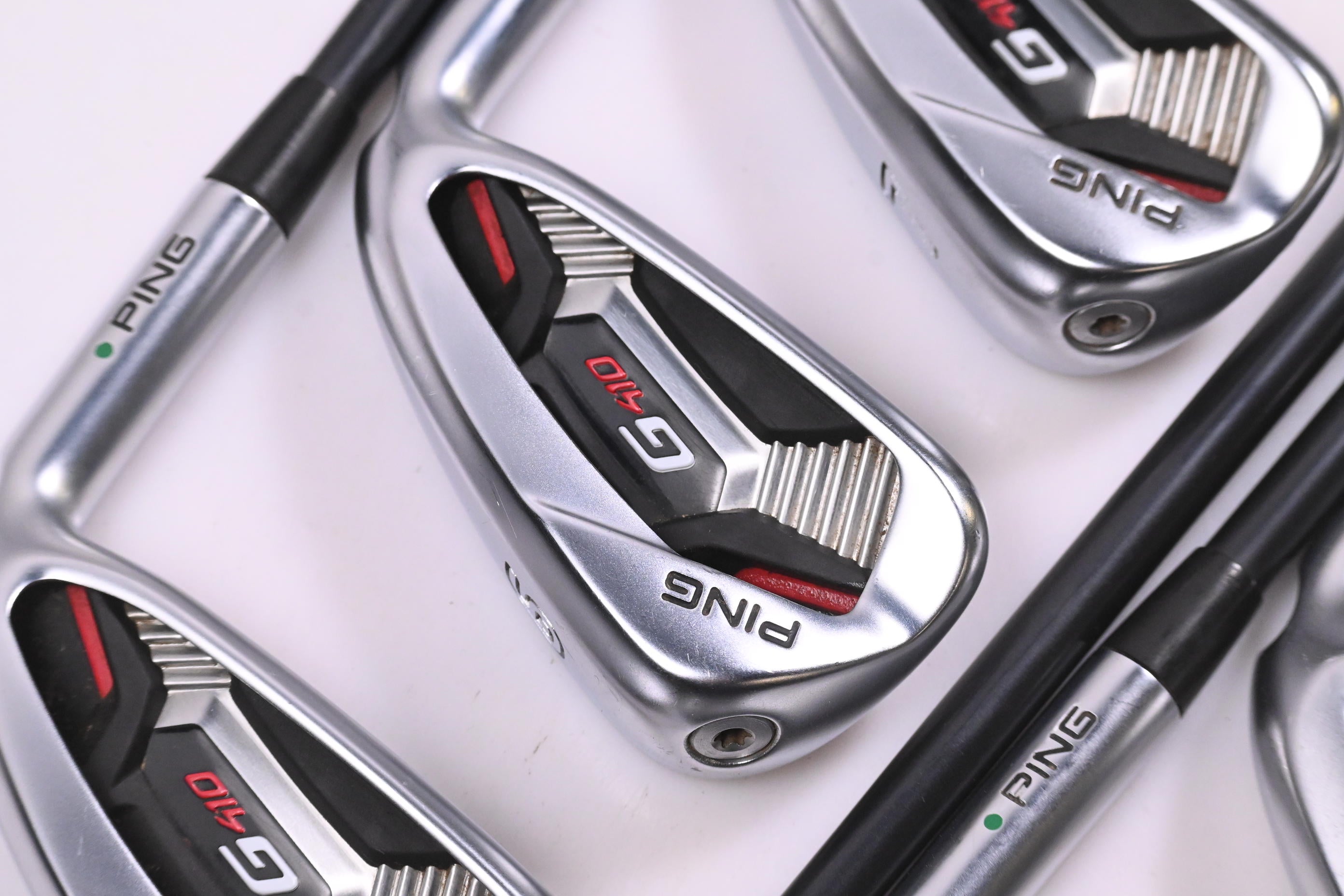 Ping G410 Irons / 5-PW+GW / Green Dot / Regular Flex Ping Alta CB Red Shafts