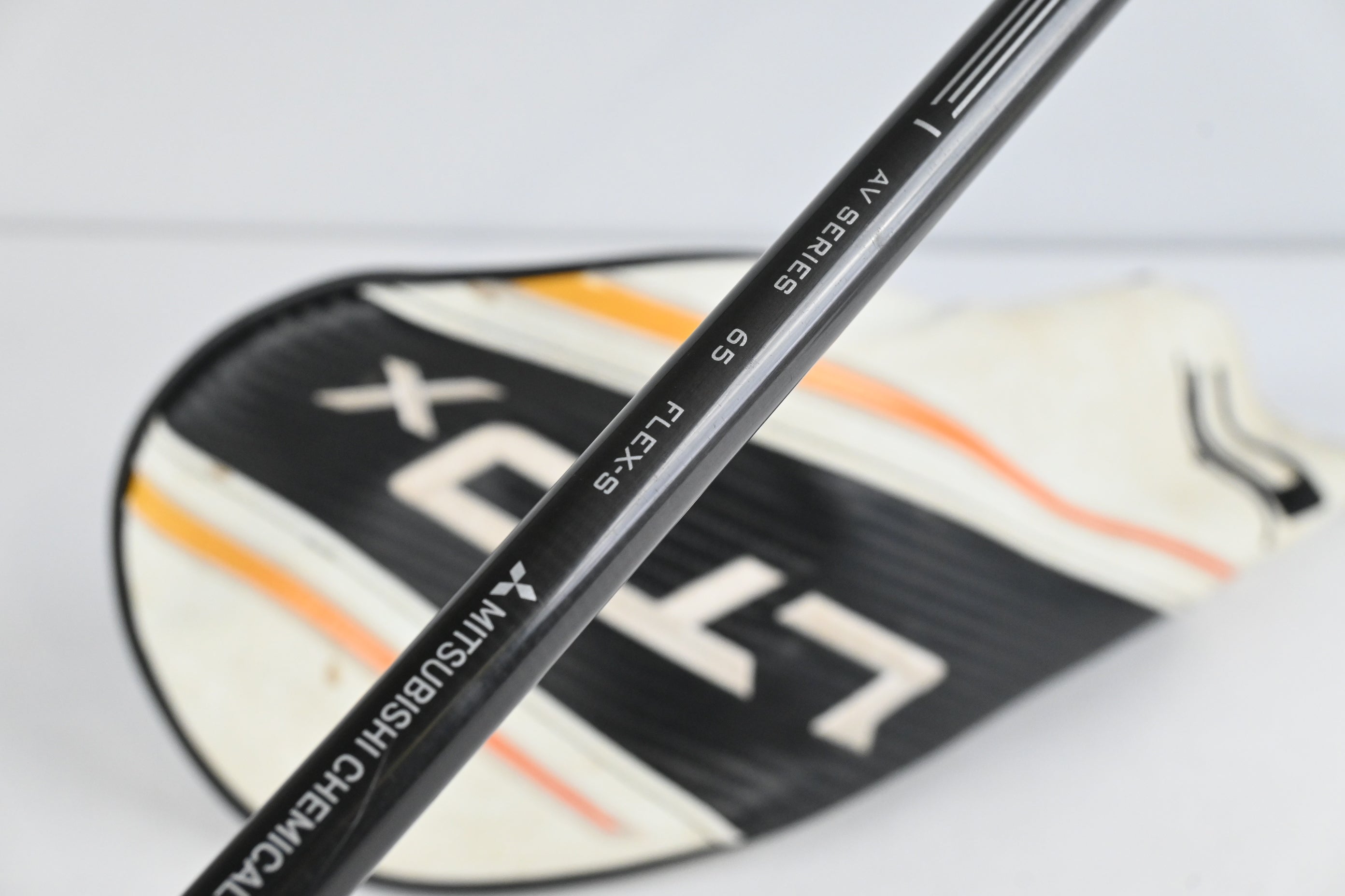 Cobra LTDx Max Driver / 10.5 Degree / Stiff Flex Tensei AV White 65 Shaft