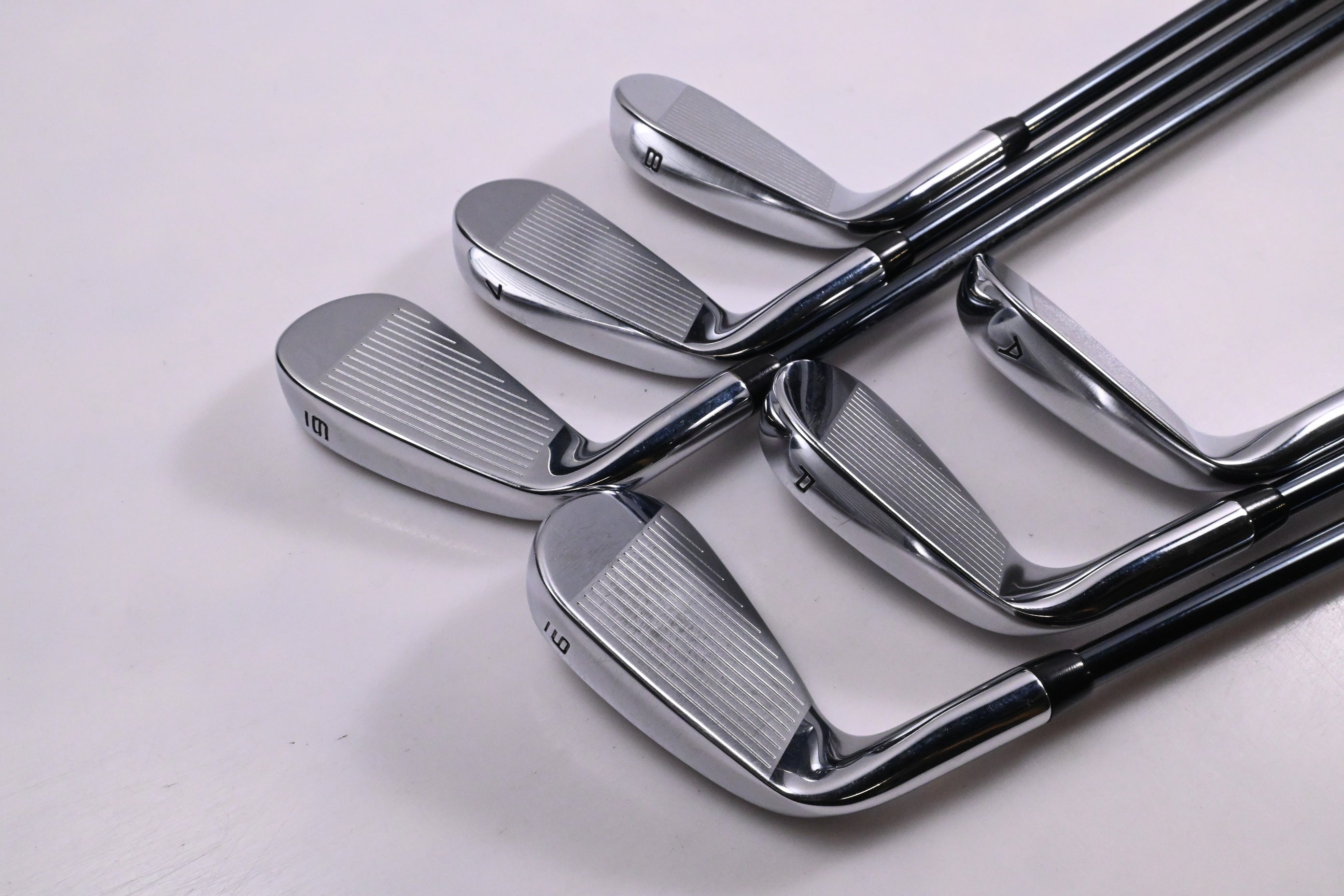 Callaway Elyte Irons / 5-PW / Regular Flex UST Mamiya Recoil HDC DART 70 Shafts